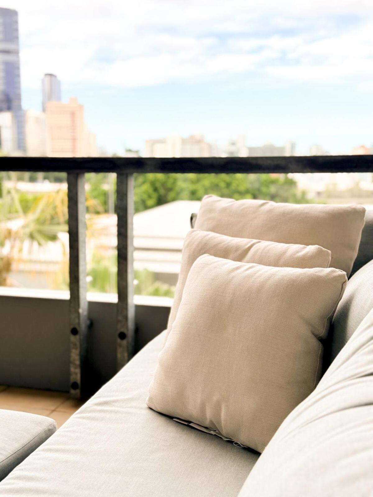 South Bank Penthouse - Streets Access - Free Parking Apartment *