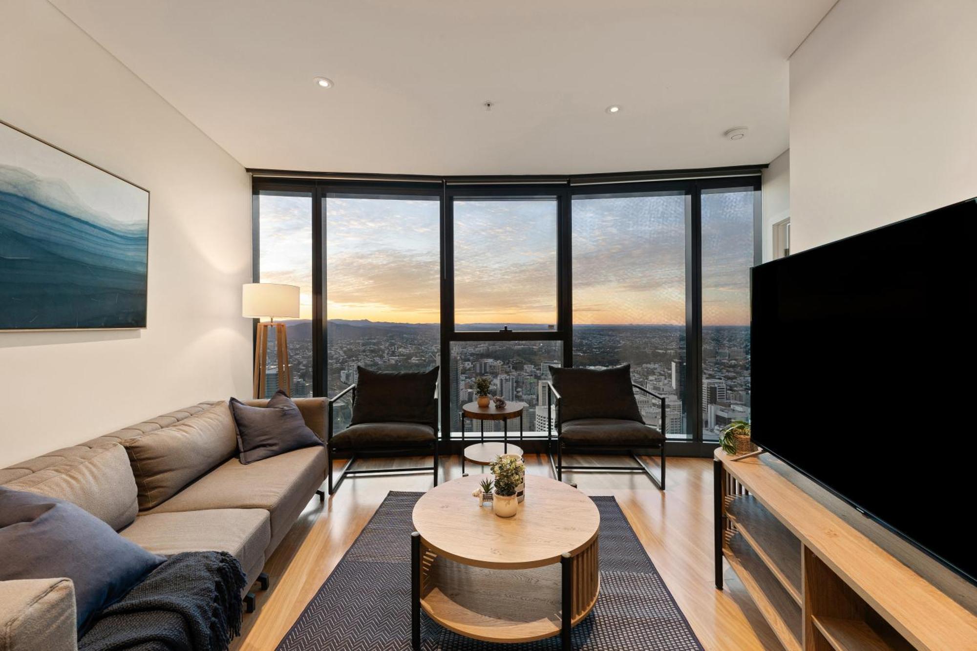 Skytower 72nd Floor 3br With Parking, Pool And Gym * Brisbane