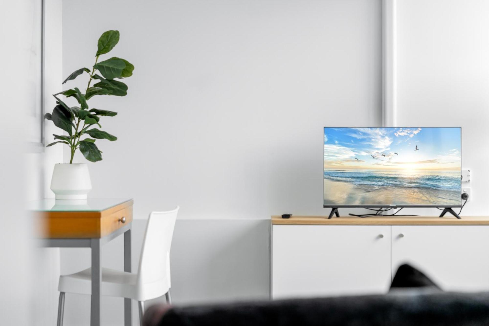 Bright Inner-city Near River View *