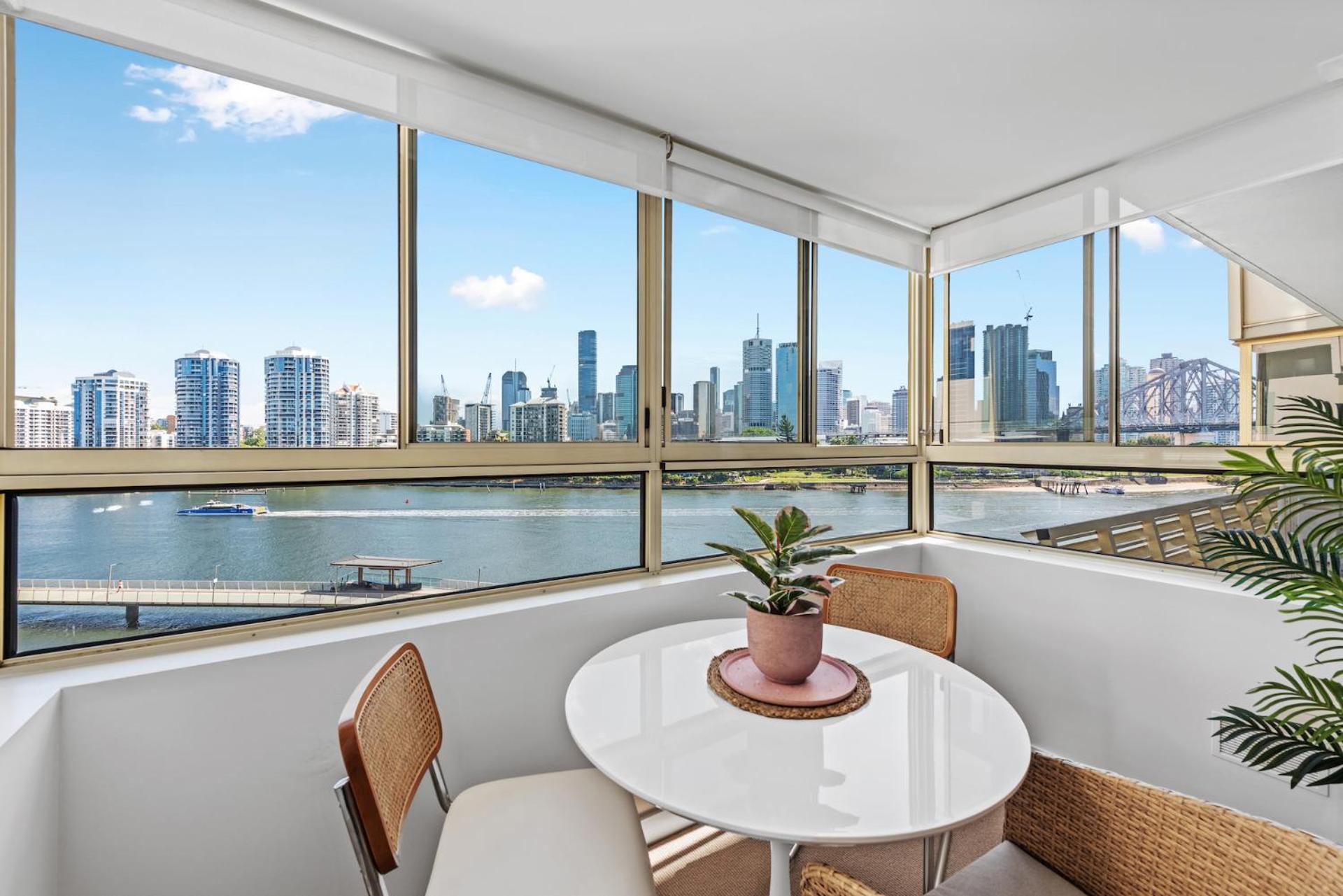 Apartment Sensational Cliff-top Waterfront Brisbane