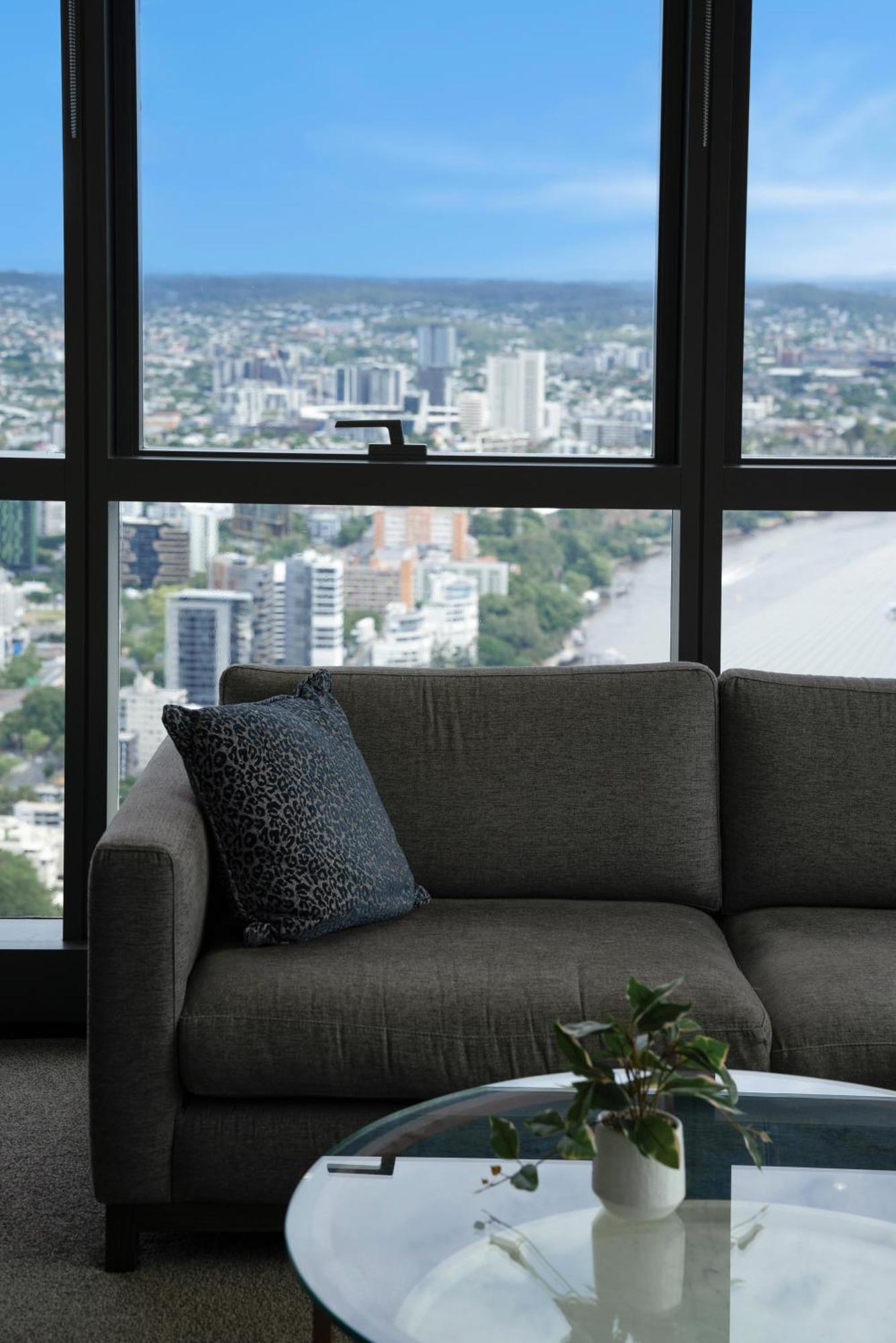 Apartment Dreamy Skyline Views-pool Sauna Gym-meriton Soleil *