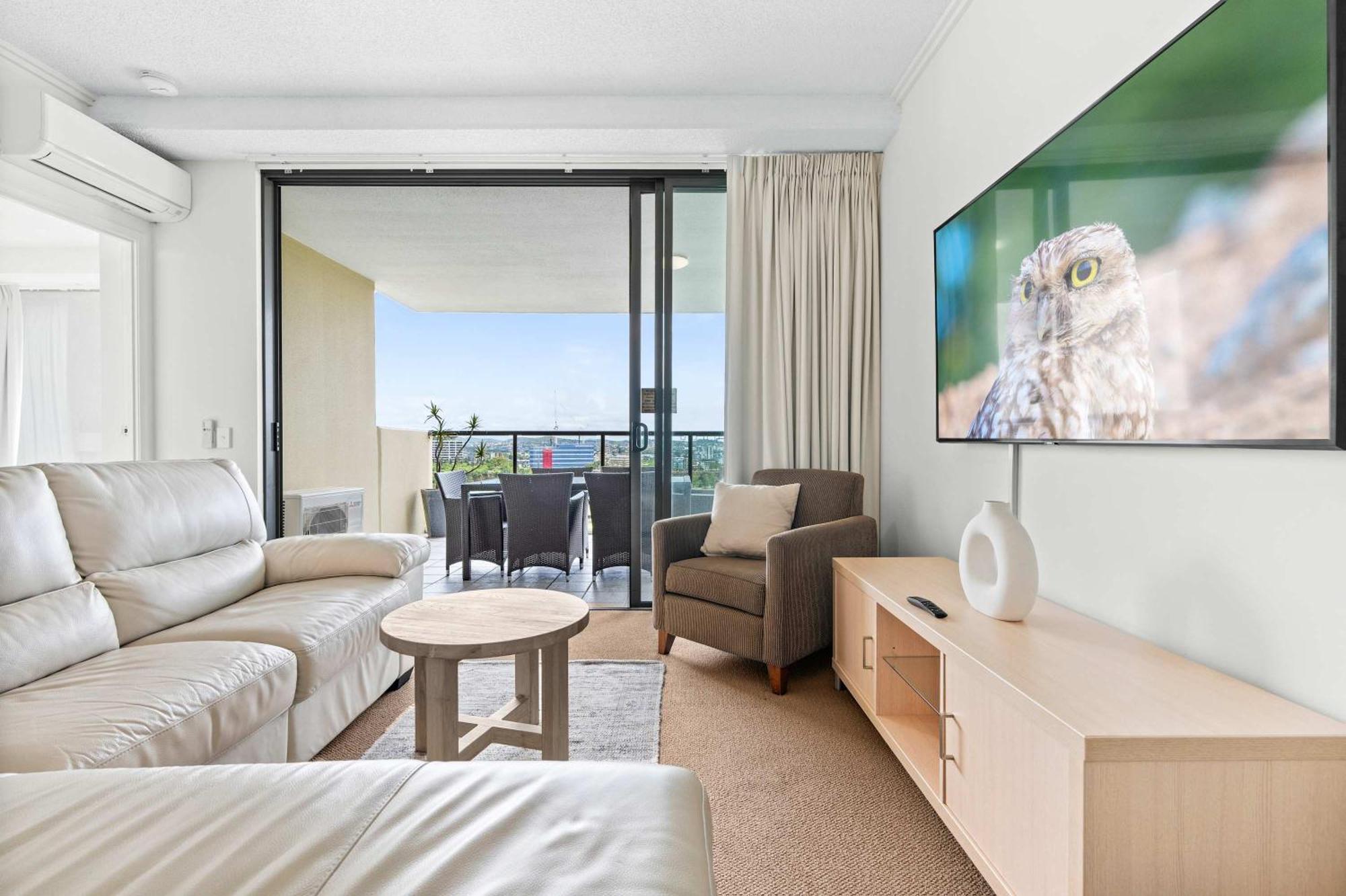 2-bed With River Views *