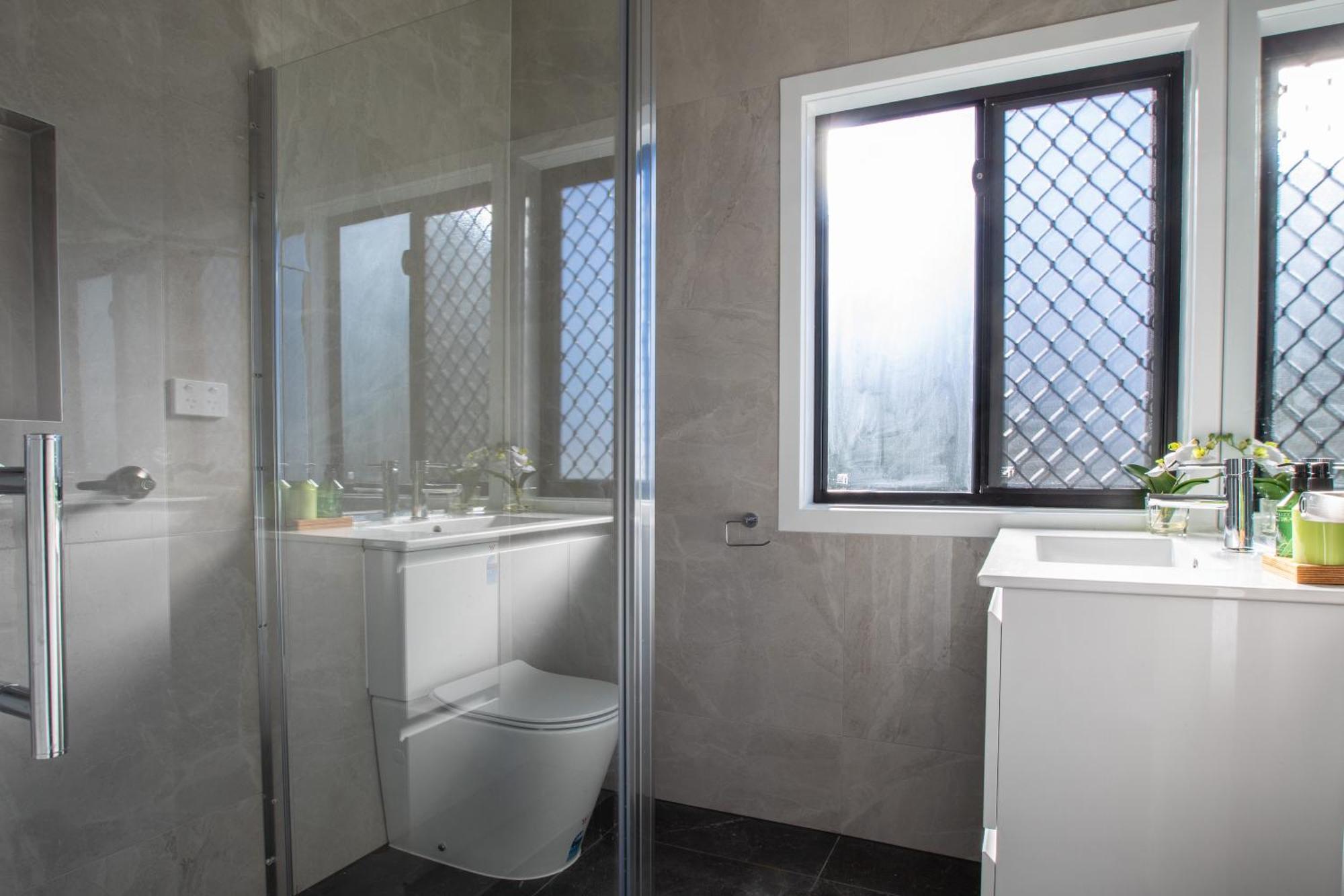 Spacious 1br In Oxley With Free Parking