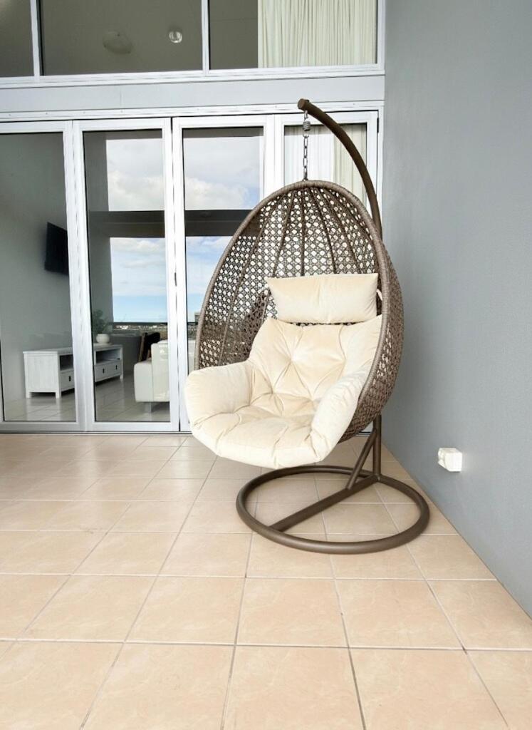 South Bank Penthouse - Streets Access - Free Parking Apartment Brisbane