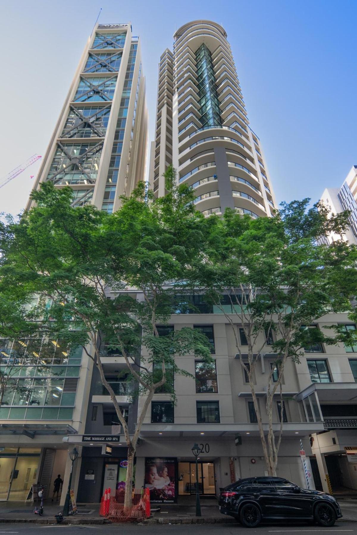 Family-friendly 2br Retreat Heart Of C35 *