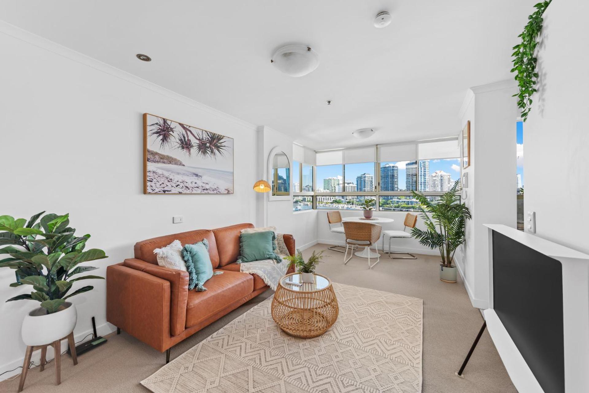 Sensational Cliff-top Waterfront Apartment Brisbane
