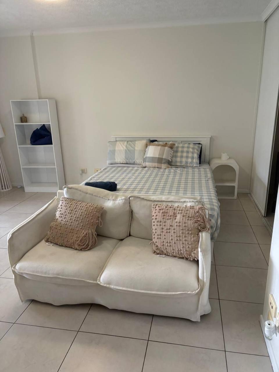 Comfy 1bed And 1 Futon In Heart Of Apartment