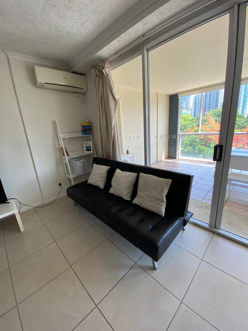 Comfy 1bed And 1 Futon In Heart Of Apartment *