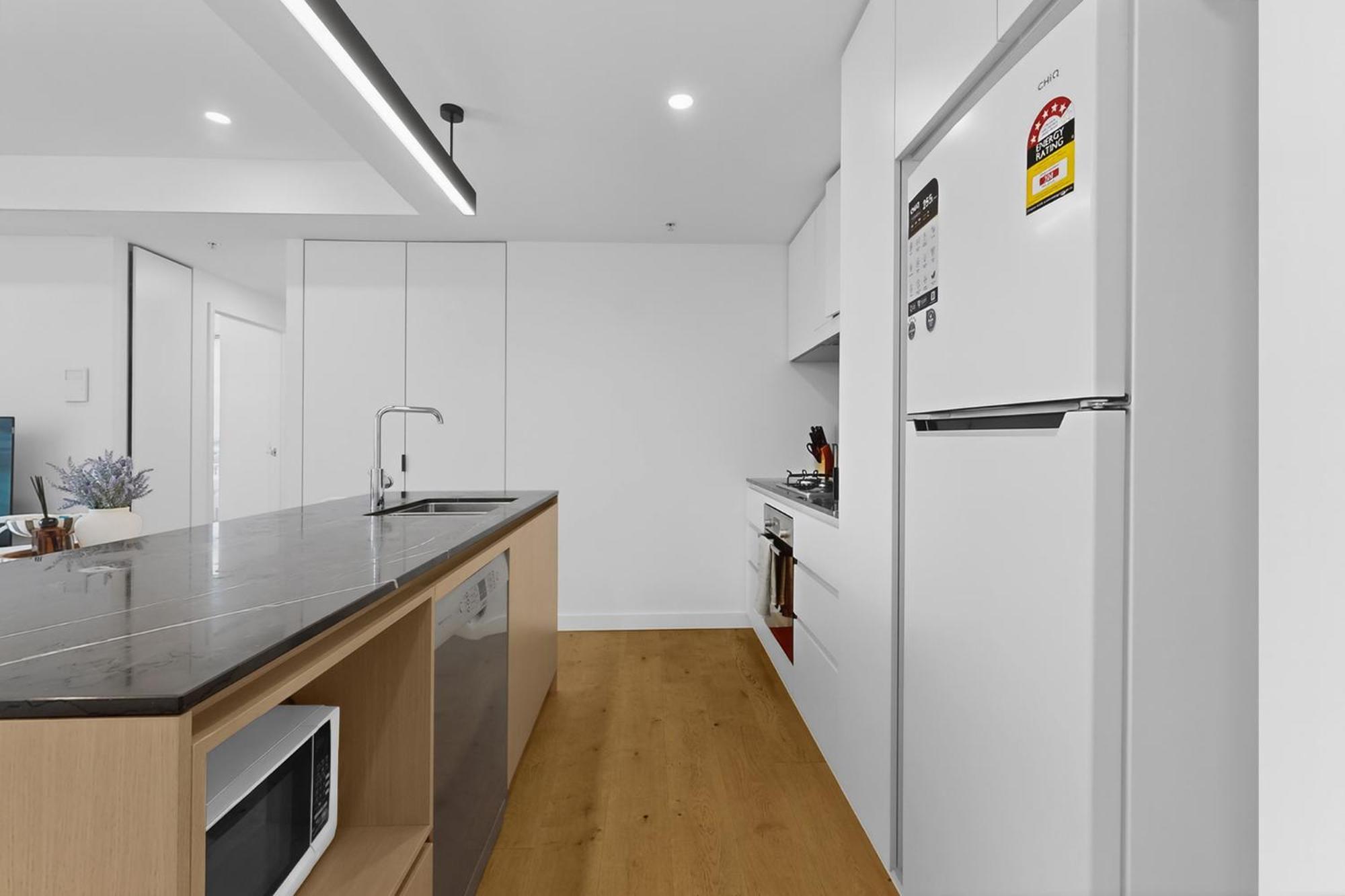 One Views Level 15 2br *