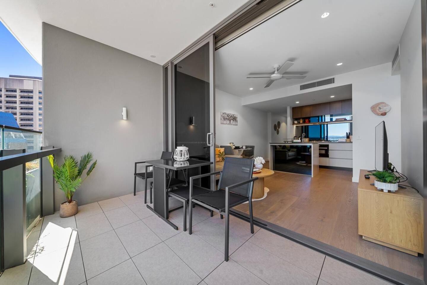 New Private In Queens Wharf Lv12 - And River View * Brisbane