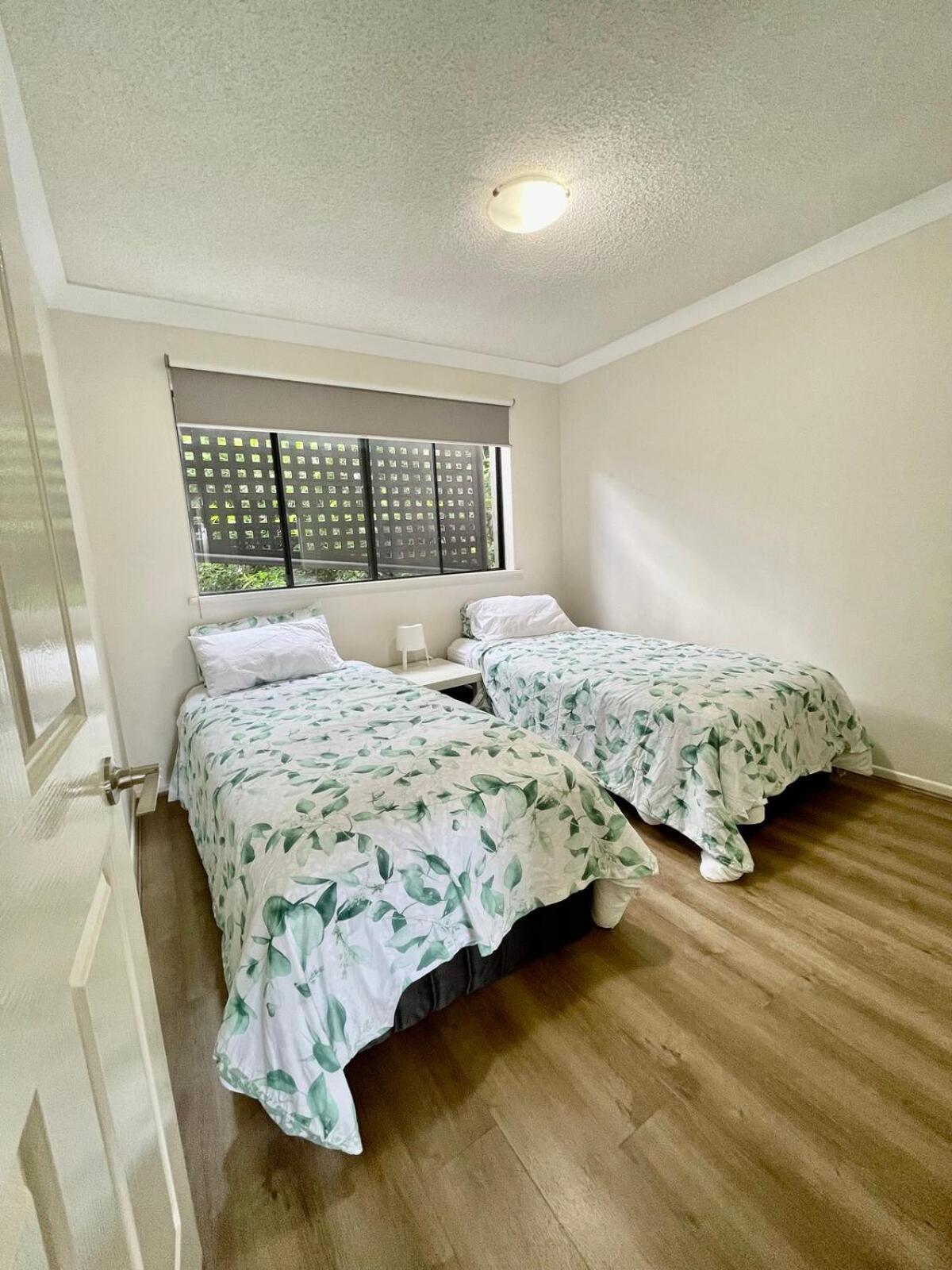 West End Spacious 2bed, 2bath With Secure Parking *