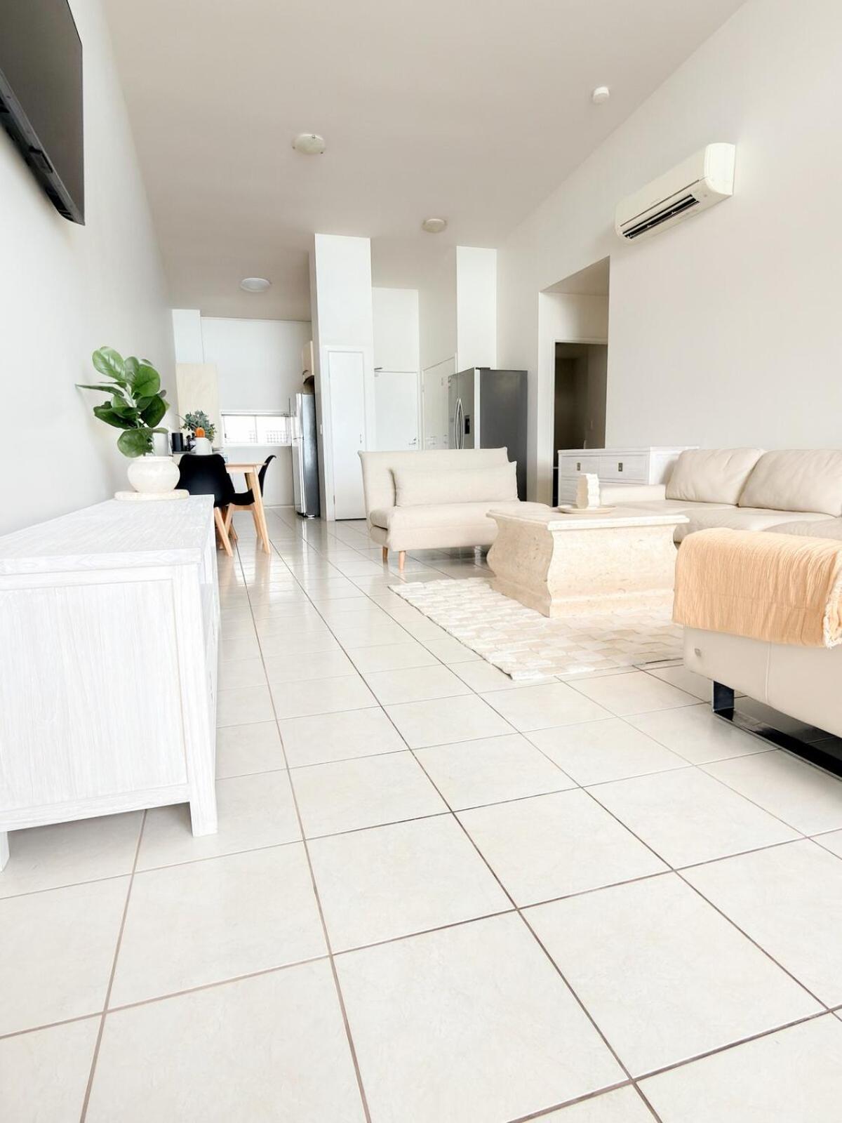 South Bank Penthouse - Streets Access - Free Parking Brisbane