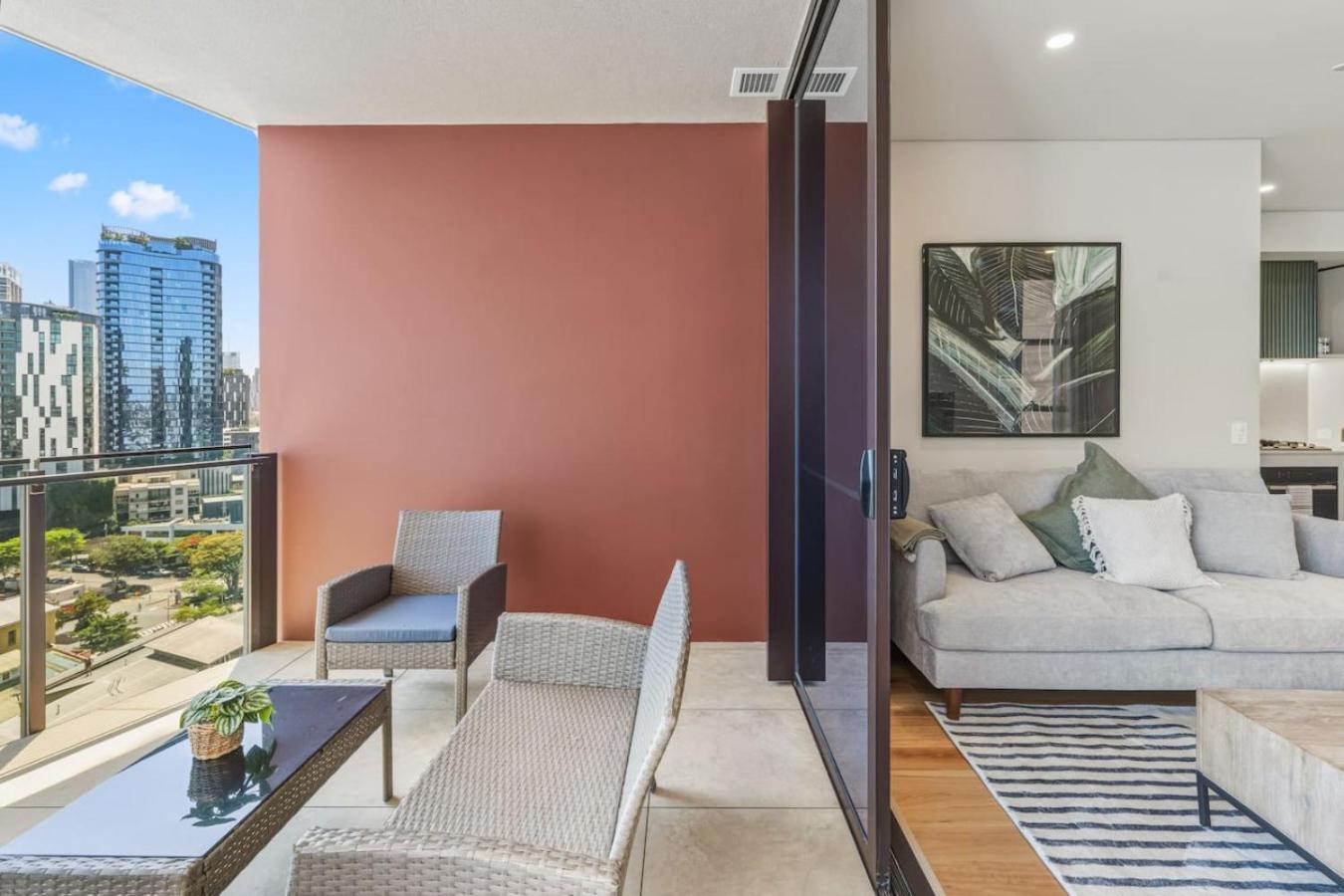 Modern 2br Retreat Heart Of Vibrant West End Brisbane