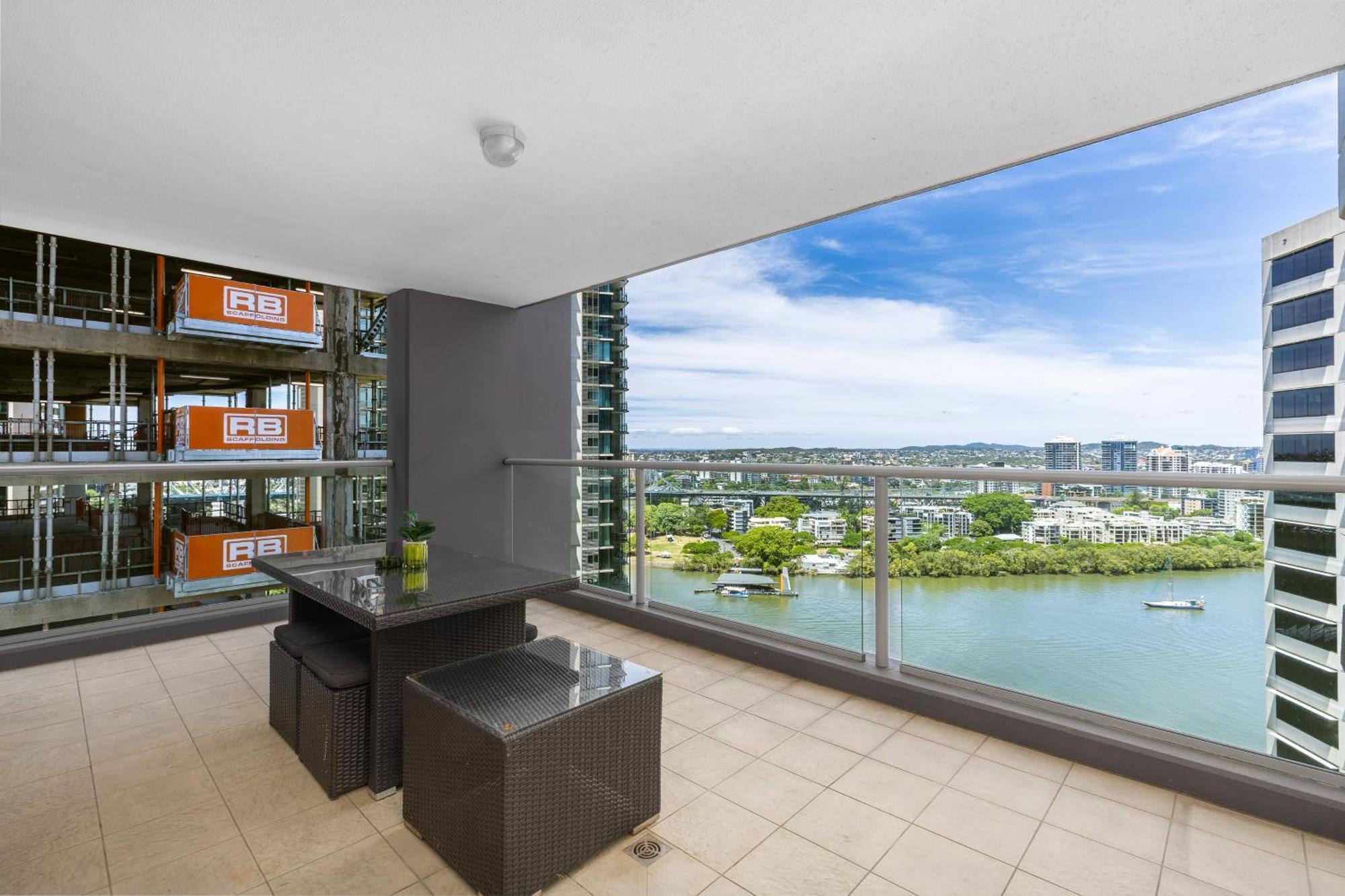 Apartment Oaks Panoramic 2br With Pool, Parking, Gym *