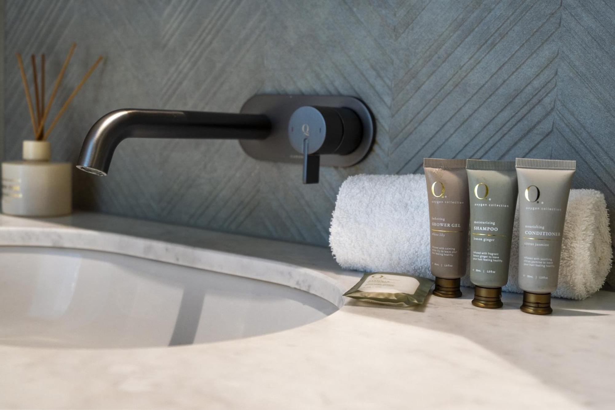 River View 1br With Cbd & Pool, Gym & Sauna *