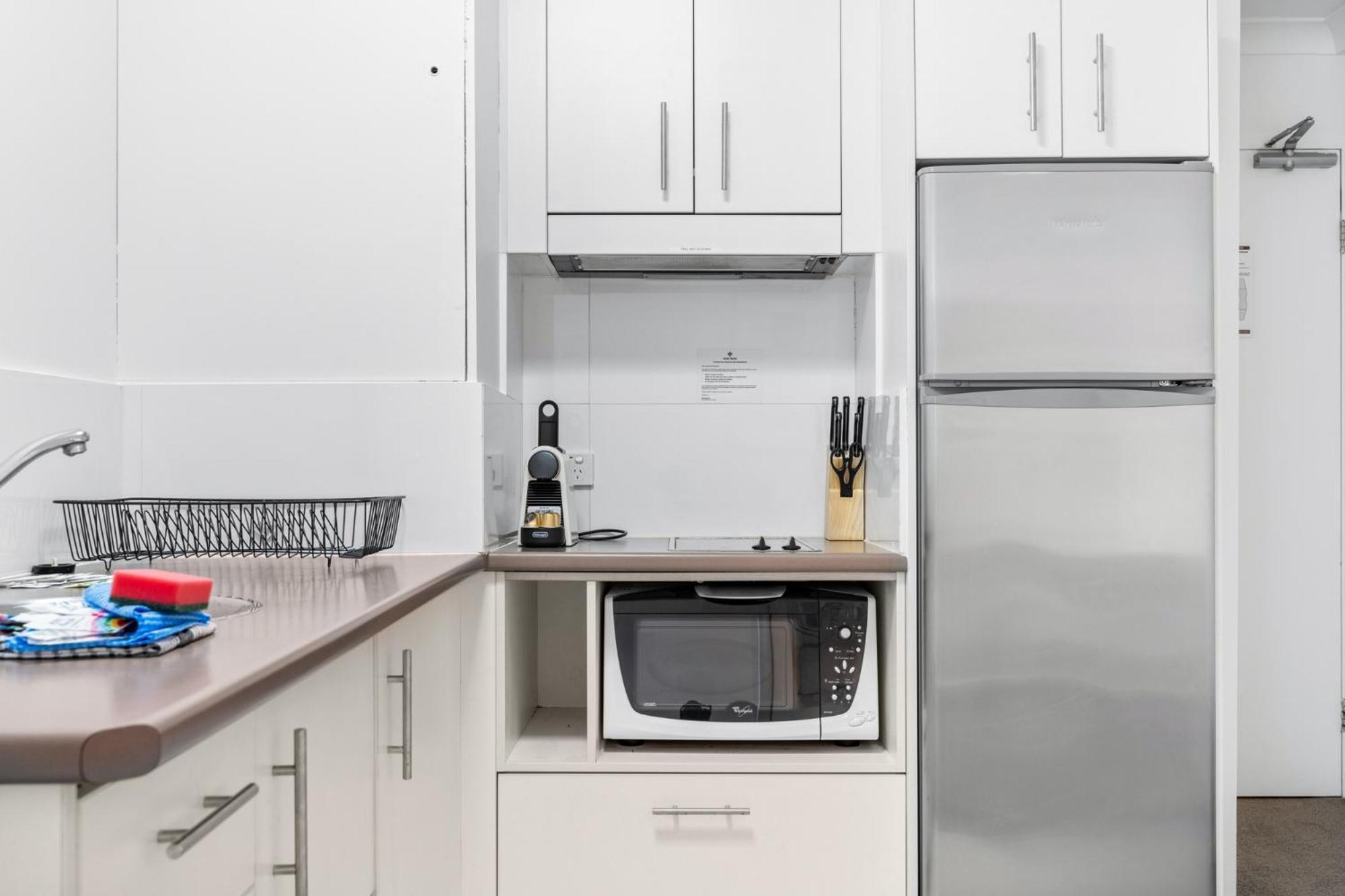 Bright Inner-city Near River View Apartment Brisbane