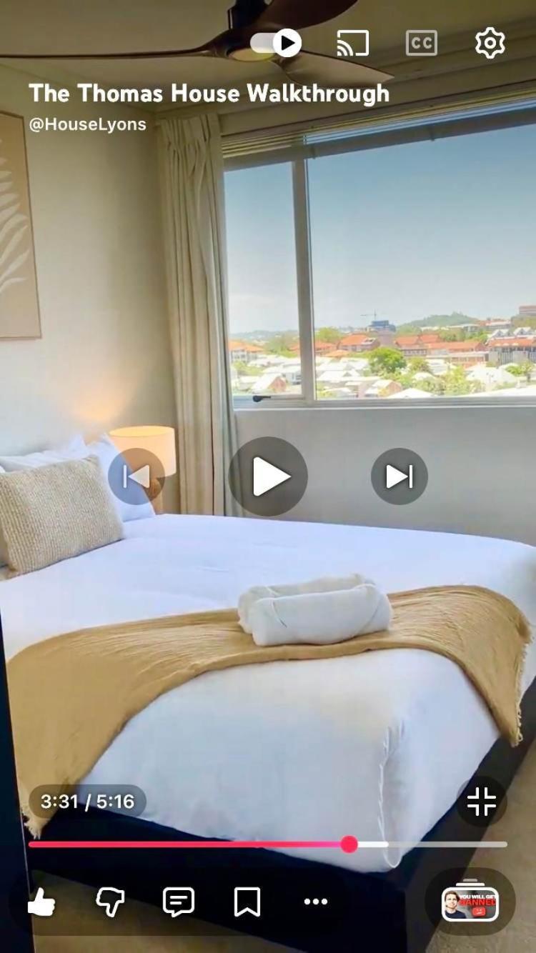 Spring Hill 2br, 2ba Retreat Sleeps 6 - Walk To Cbd With Pool, Free Parking, Balcony, Views, Fast Wi-fi & Gym Brisbane