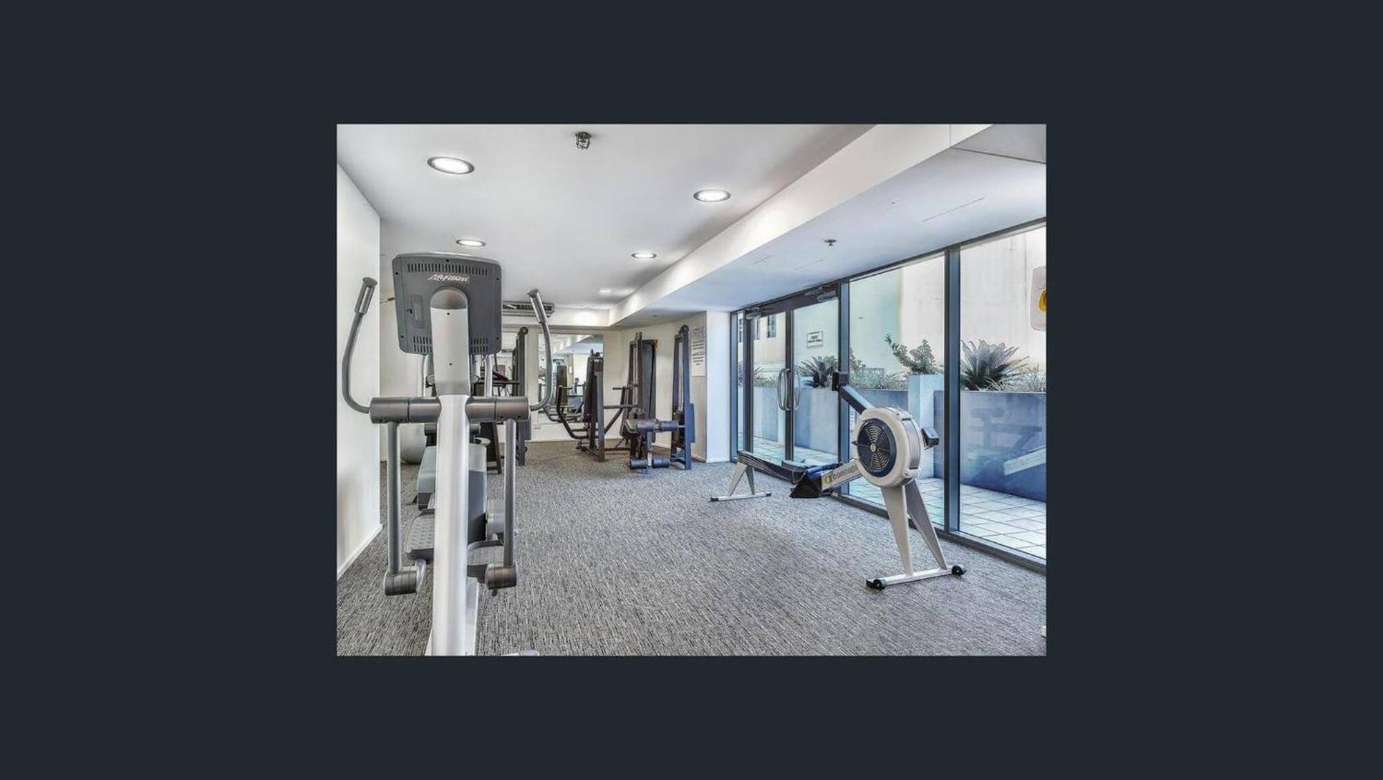 Story Bridge Views In Cbd Apartment