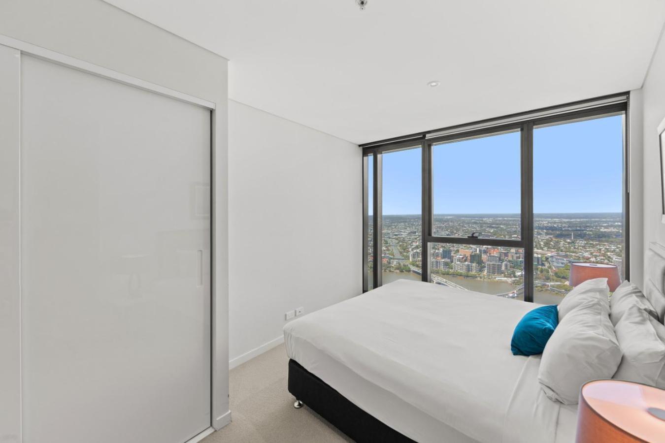 Luxury 2br Sky High With Panoramic View Apartment Brisbane