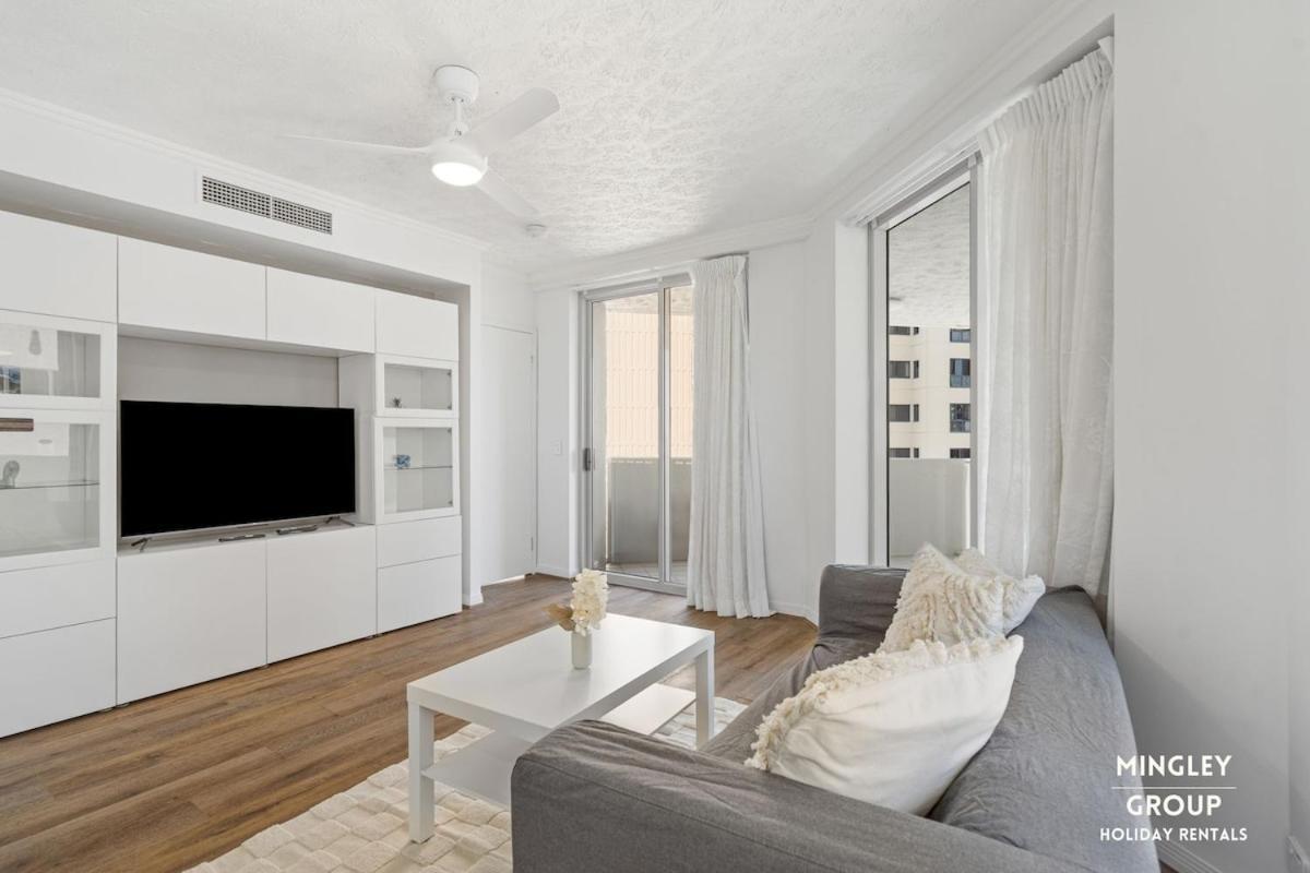 Modern 2b With In Centre Apartment