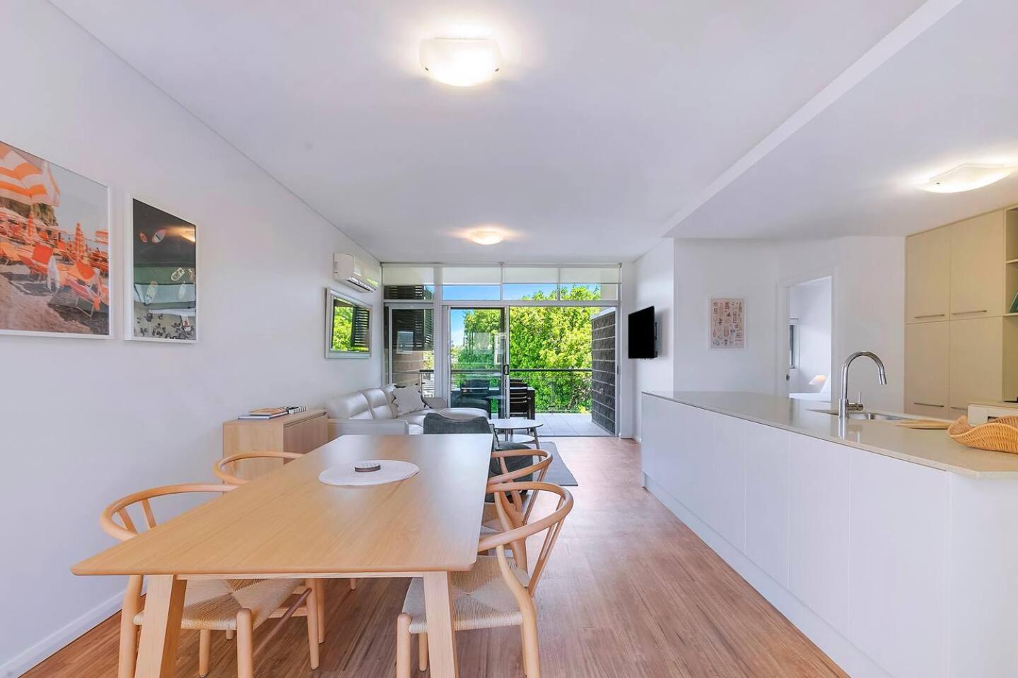 Apartment Bulimba Solace - Poolside Living By River