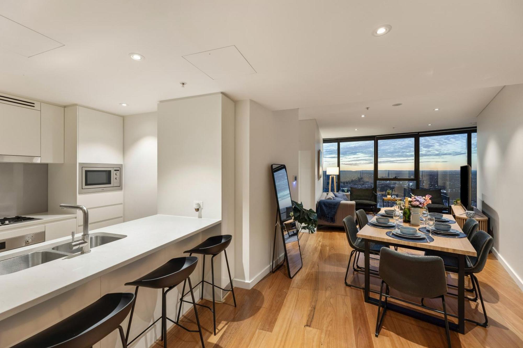 Apartment Skytower 72nd Floor 3br With Parking, Pool And Gym