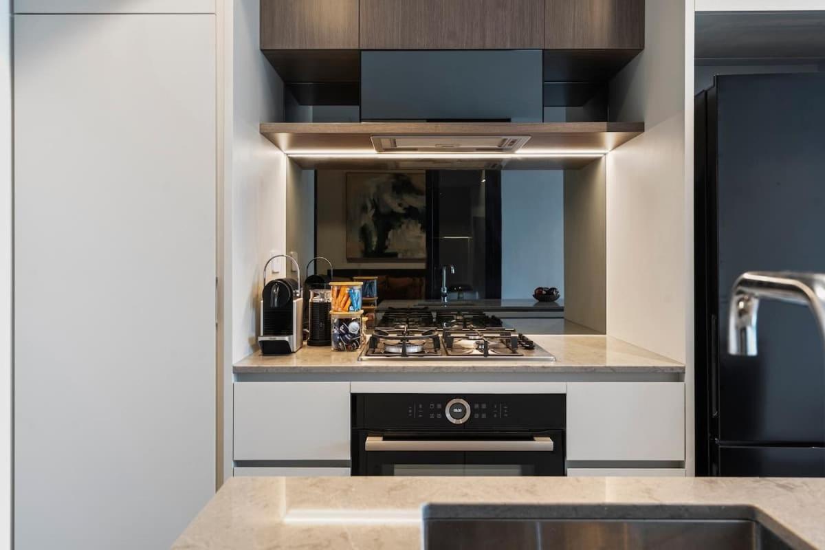 Queens Wharf Residences - Stunning River & Views * Brisbane