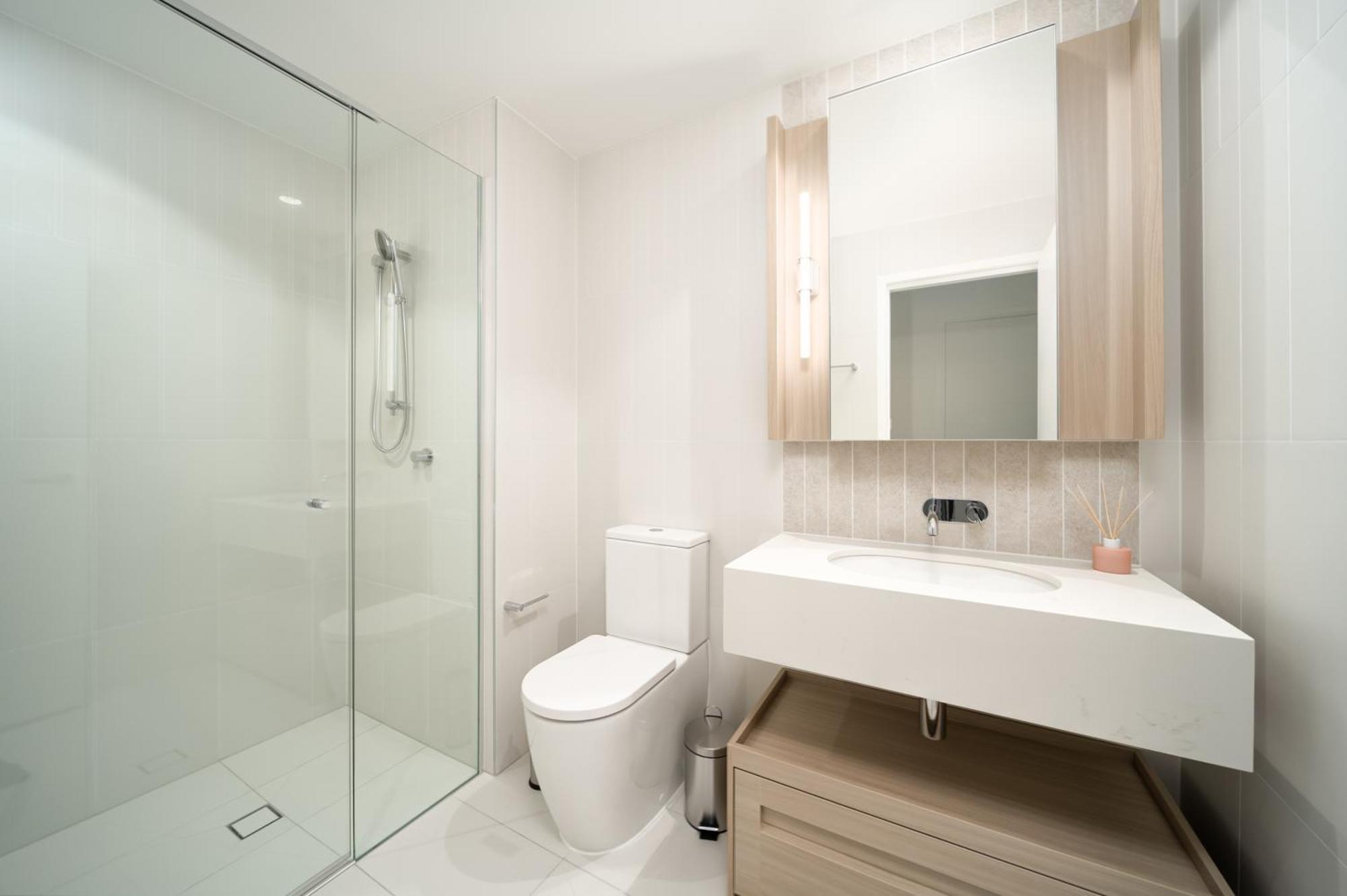 1bedroom Sip In Style In Queens Wharf - Level 33 With And River View