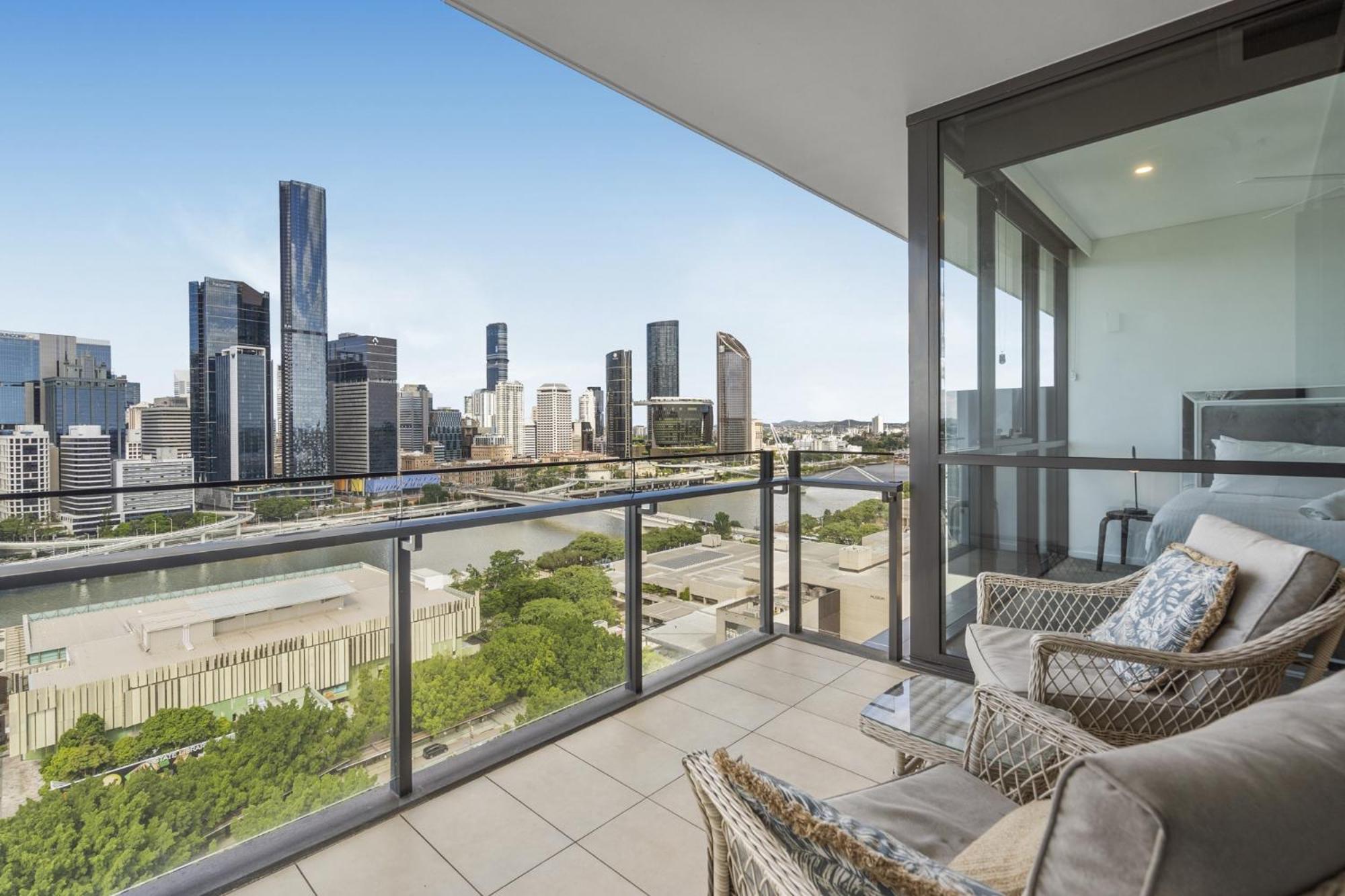 Apartment Stylish 2-bed In South *