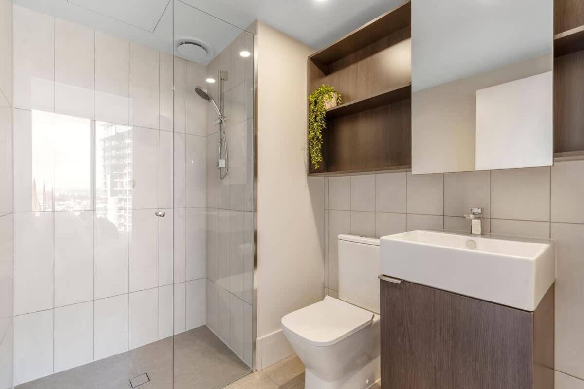 Spire On Queen Street - Free Car Park Apartment *