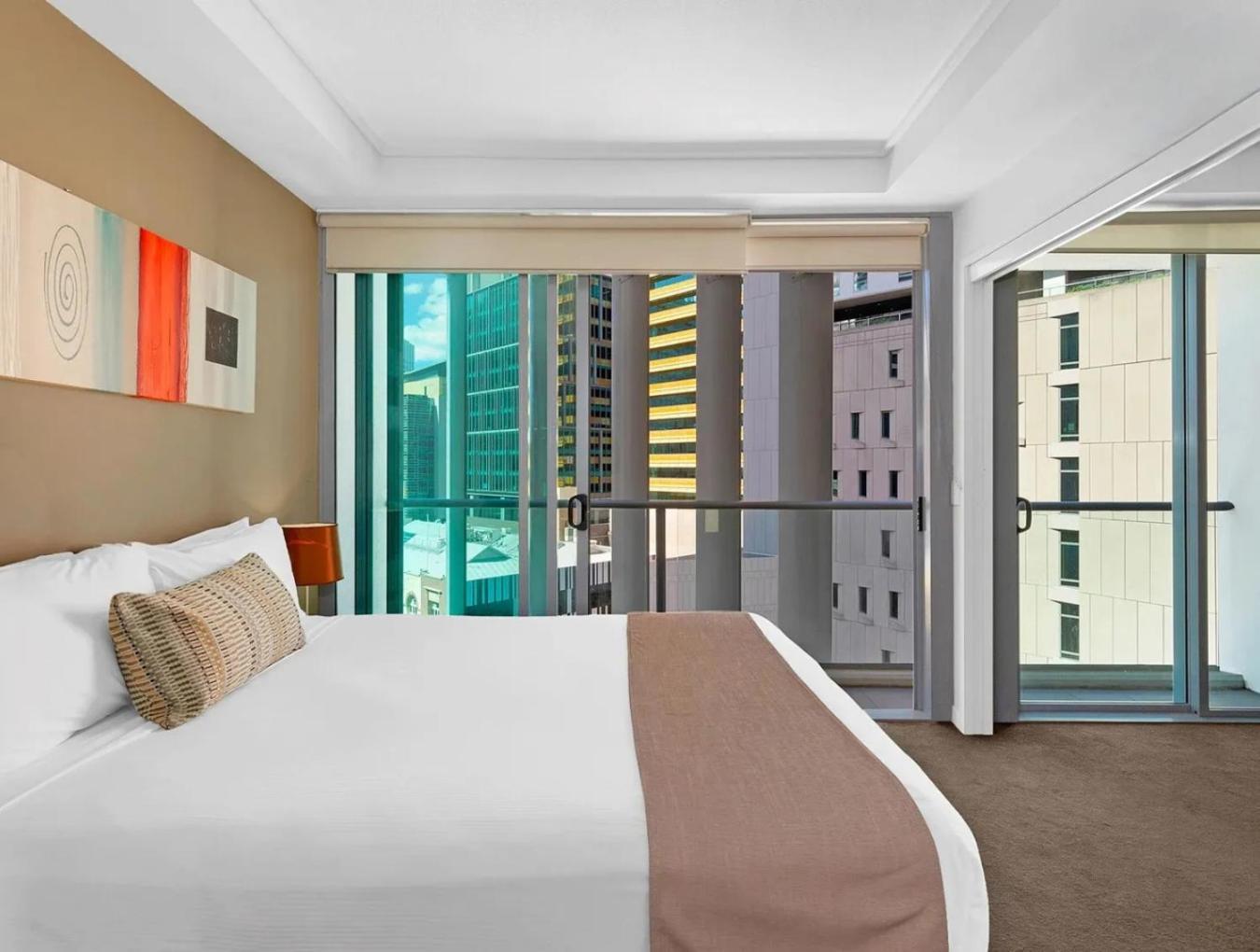 Evolution Apartment *