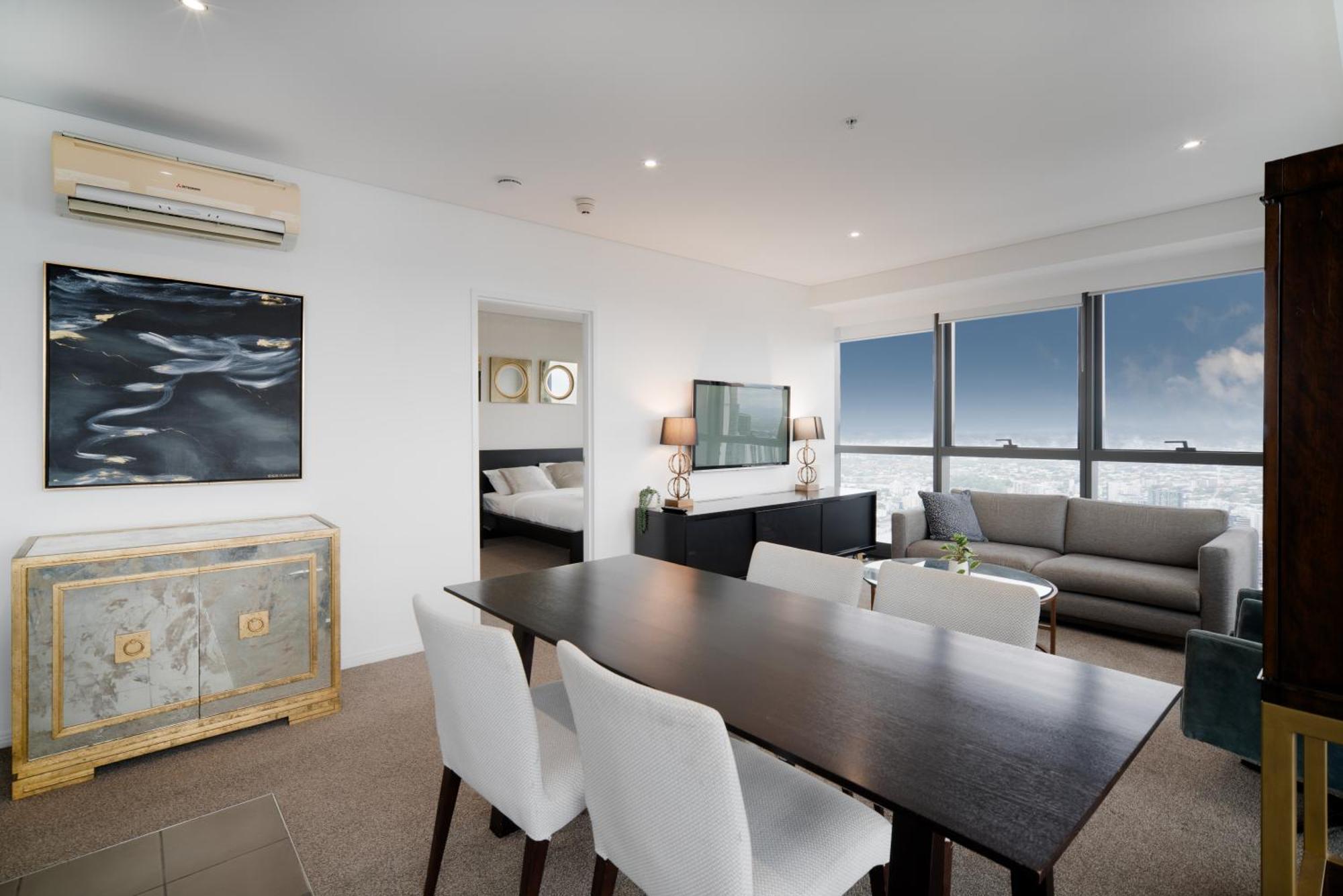 Dreamy Skyline Views-pool Sauna Gym-meriton Soleil Apartment Brisbane