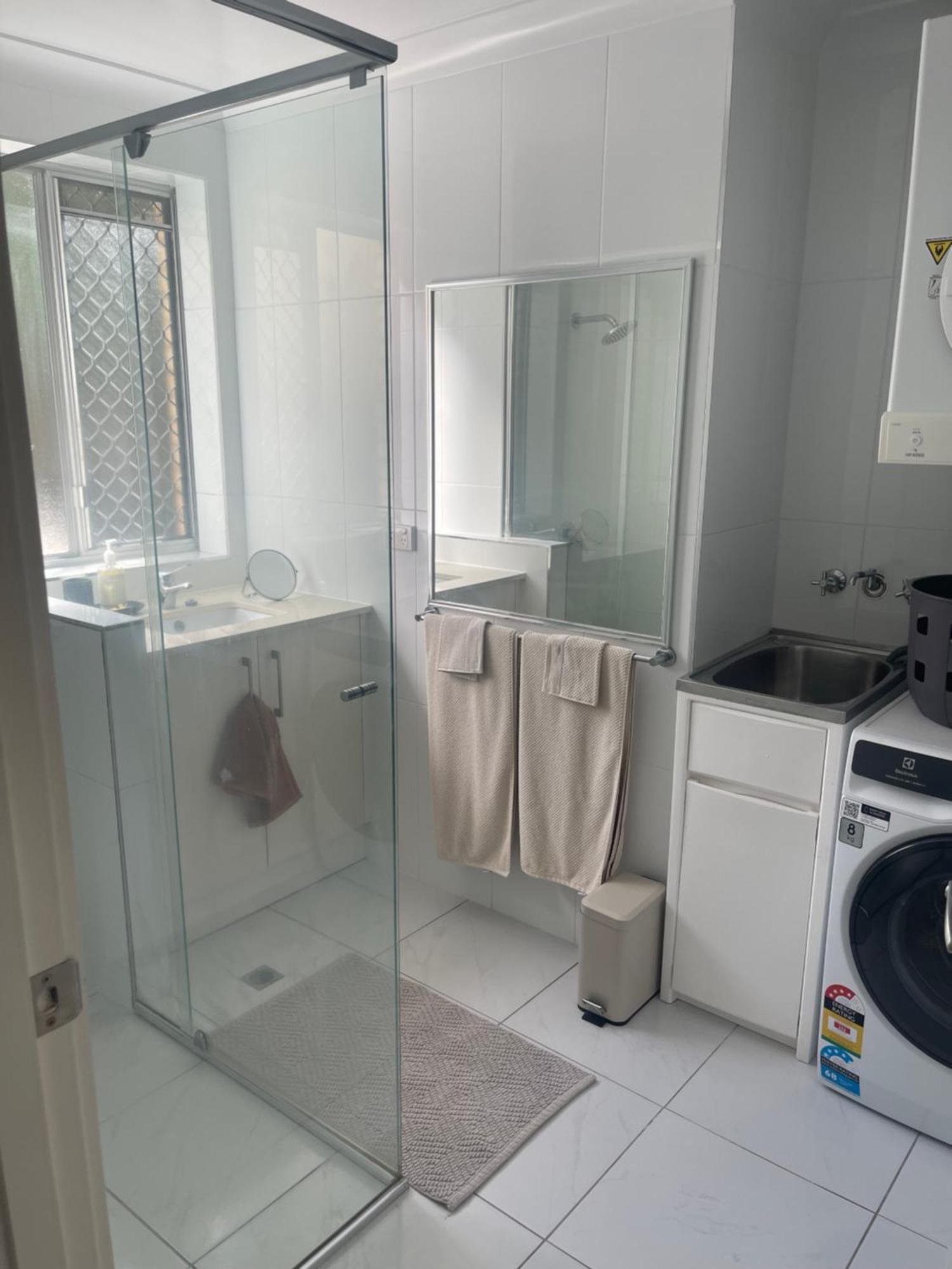 2 Bed Ground Flr Gaythorne Courtyard Apt, Parking Apartment *