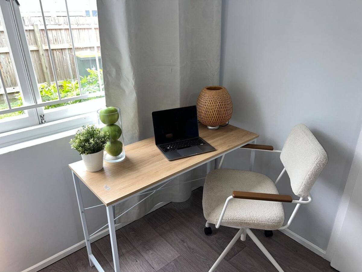 U2 Cute Fresh Unit Quiet Centre Newac Smarttv Brisbane