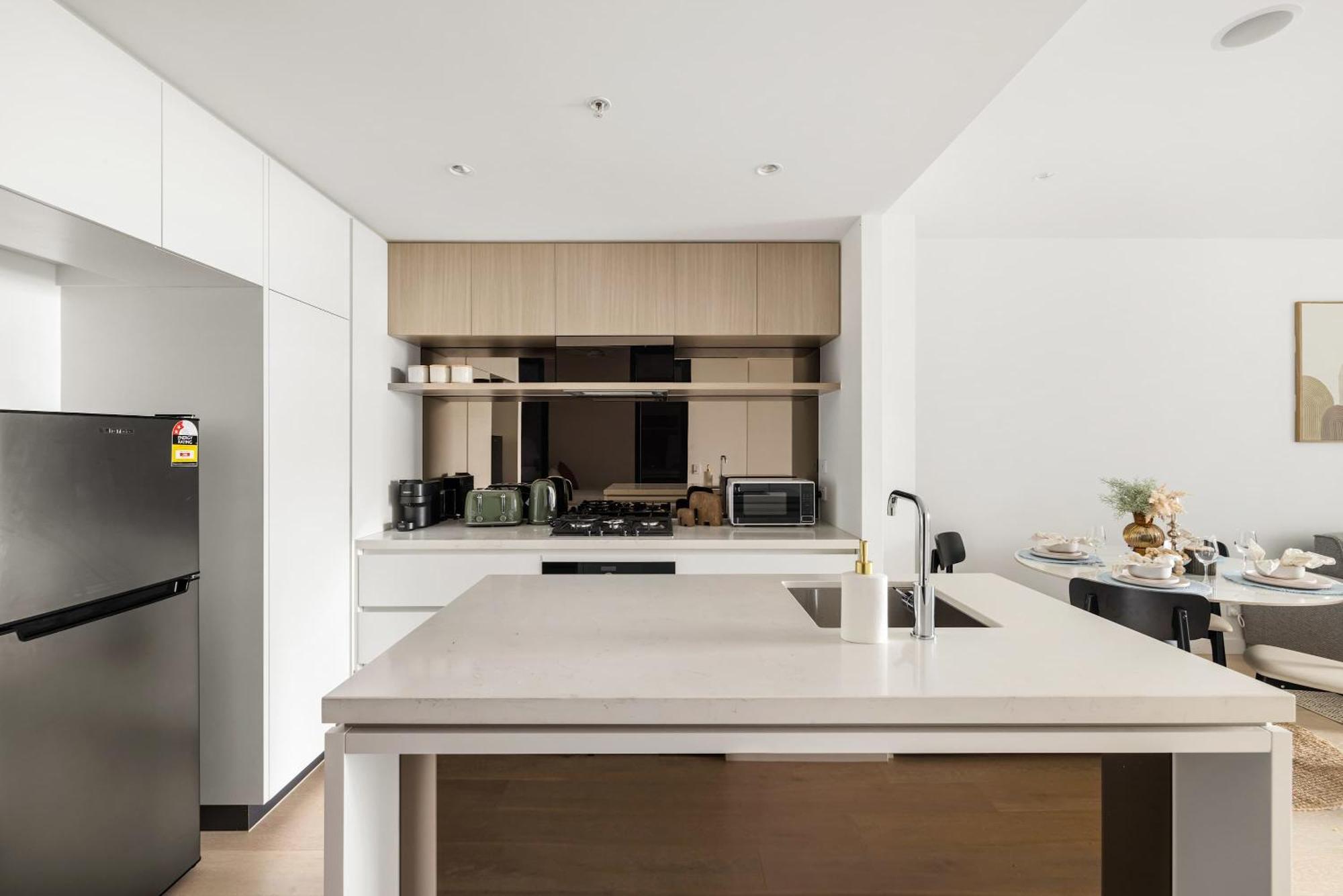 Queens Wharf Elegant 1 1 Bedroom Pool Gym *