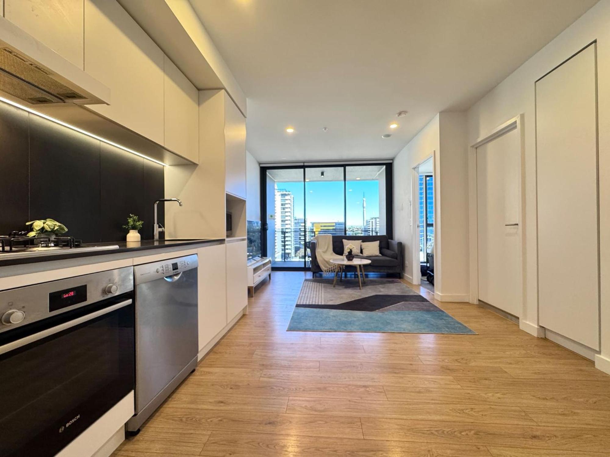 1br One Modern High-rise With Pool & Gym Access Apartment *