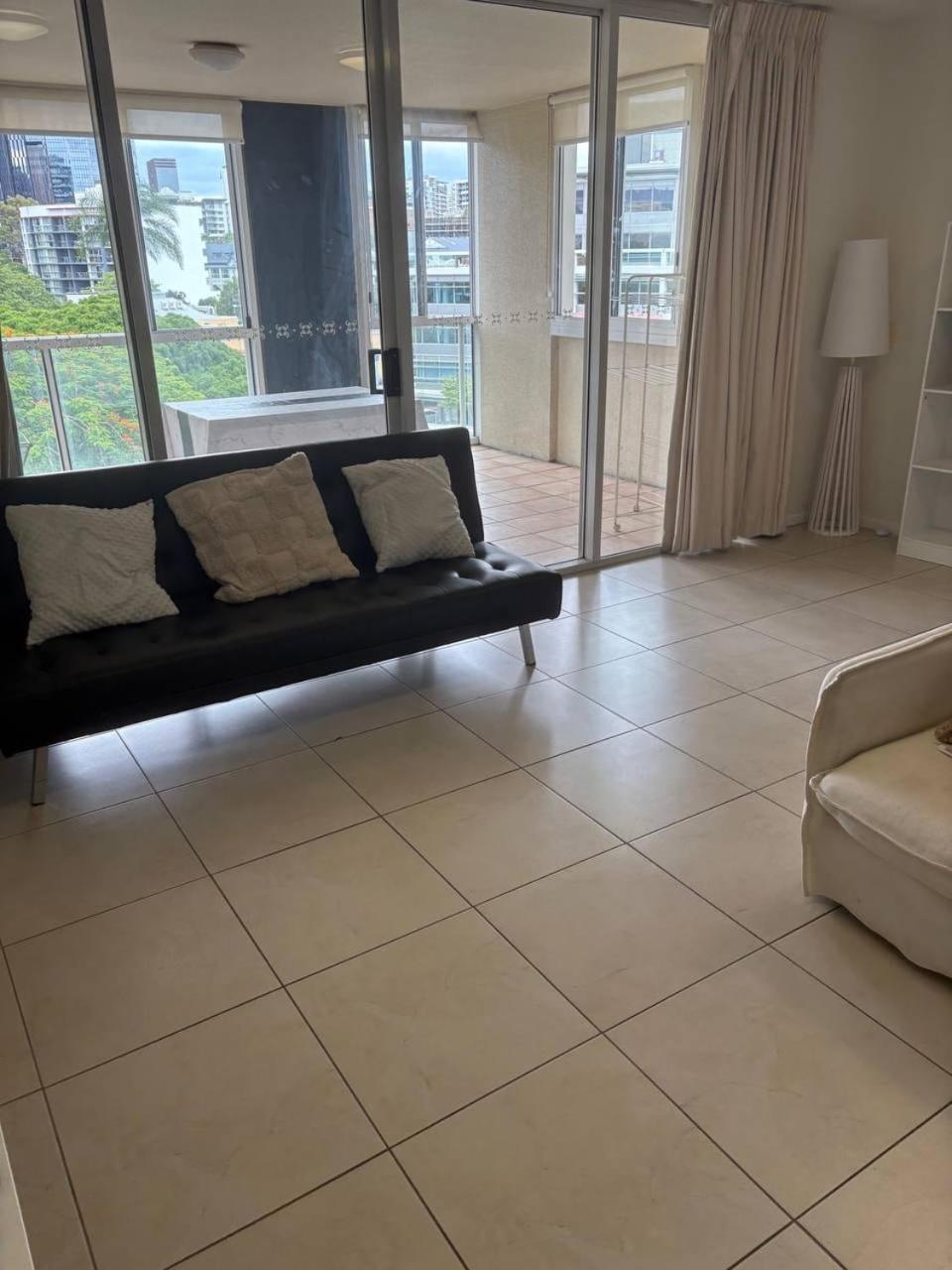 Comfy 1bed And 1 Futon In Heart Of