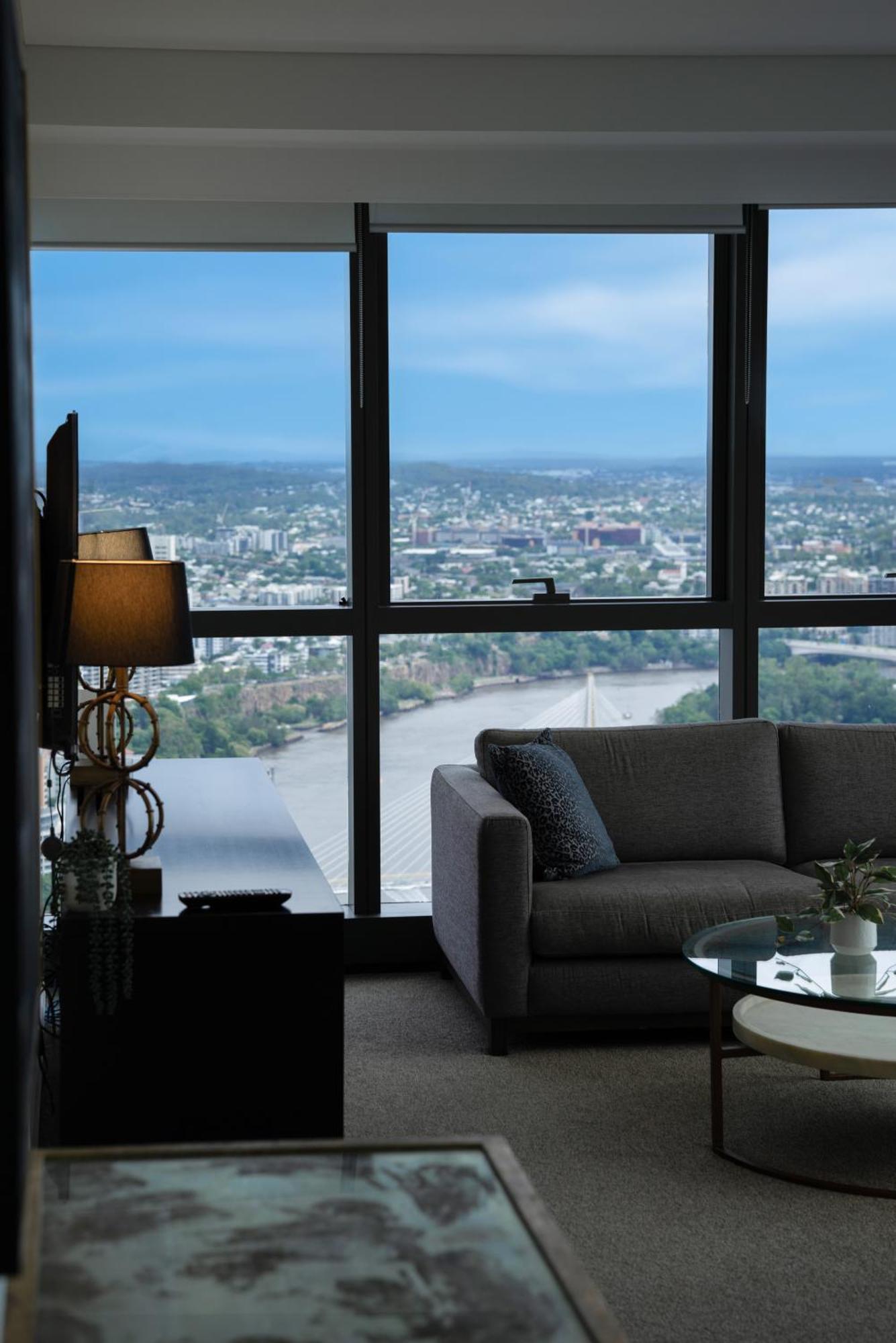 Apartment Dreamy Skyline Views-pool Sauna Gym-meriton Soleil Brisbane