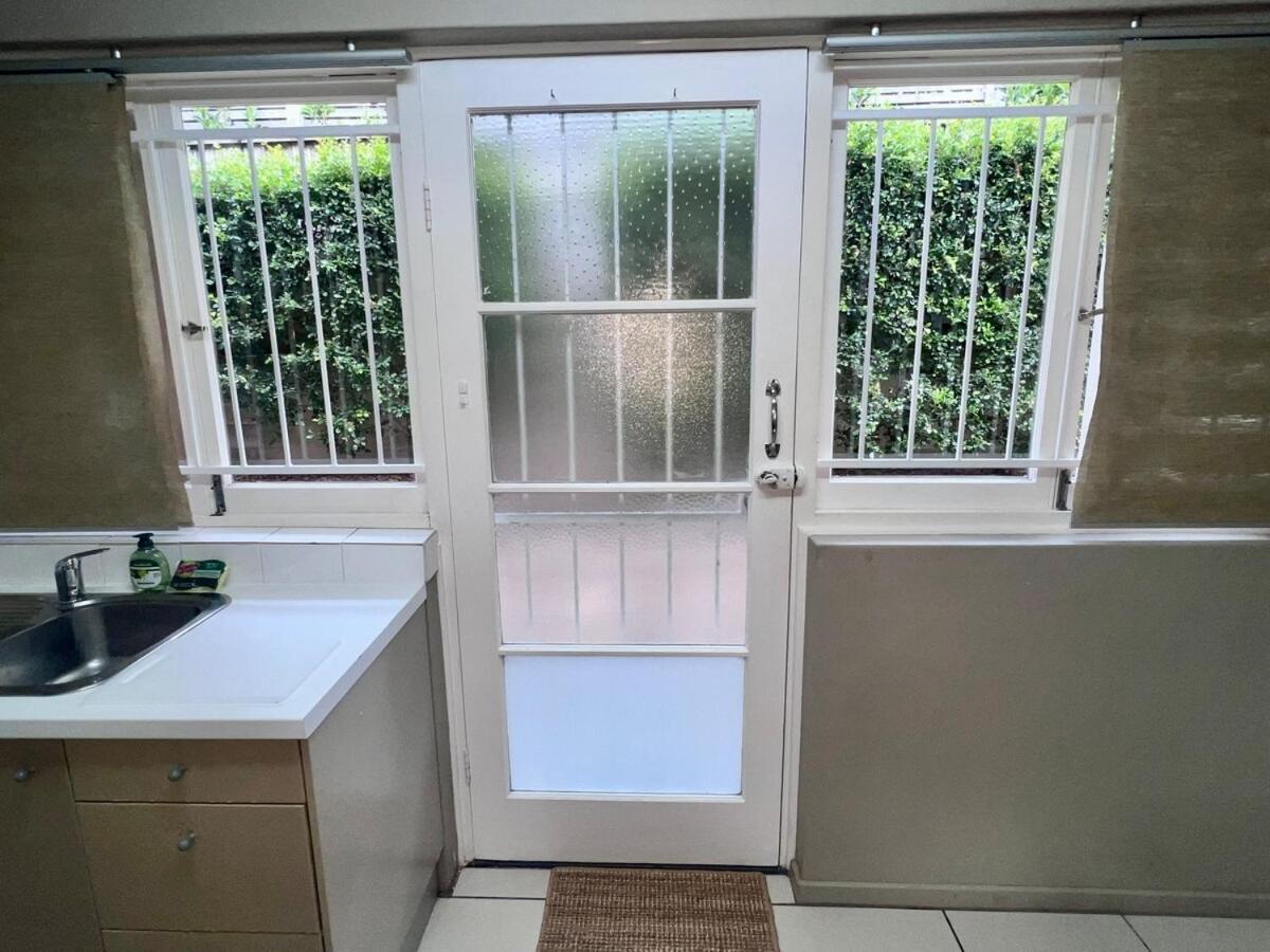 Apartment U5-traditional Qld Unit With Backyard-fresh-quiet Leafy Centre-newac Smarttv