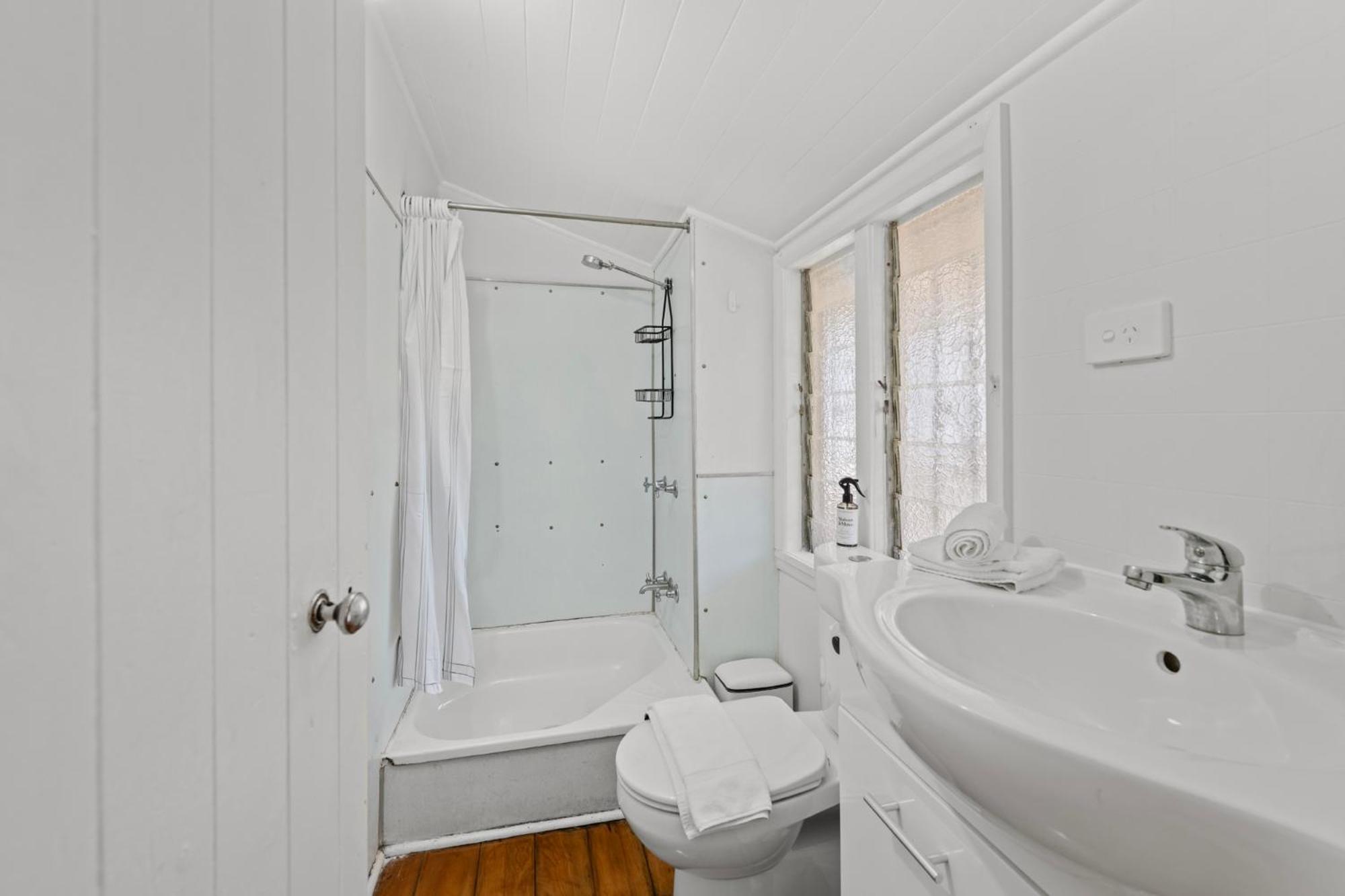 Gladstone Highgate Hill * Brisbane