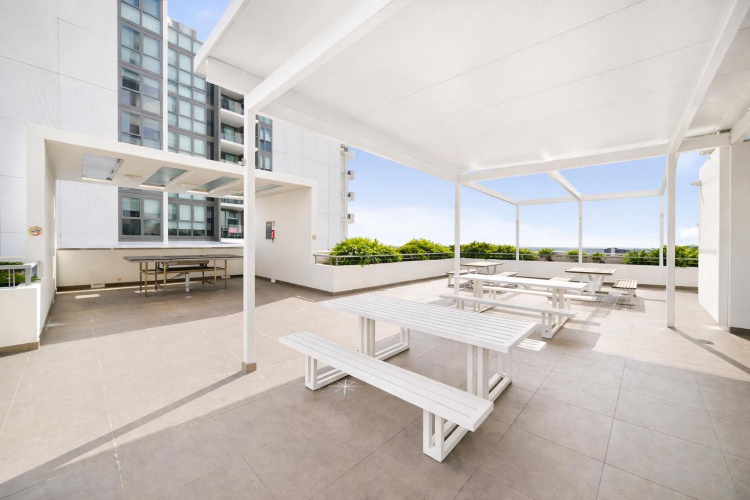 Amorphous Sky Apartment *