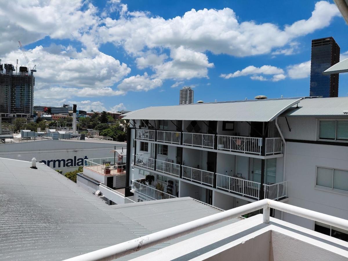 Riverfront Duplex With Unbeatable Connectivity Apartment *