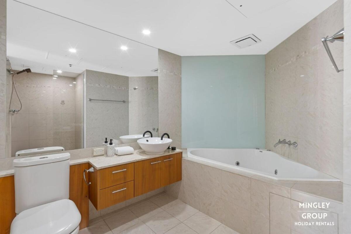 Modern 2b With In Centre Apartment