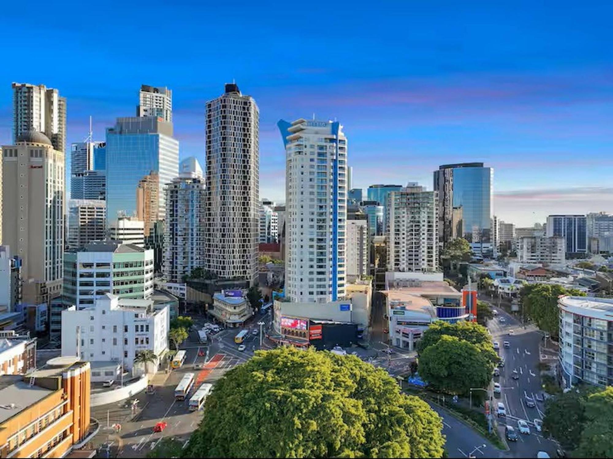 Pool & Gym Apartment