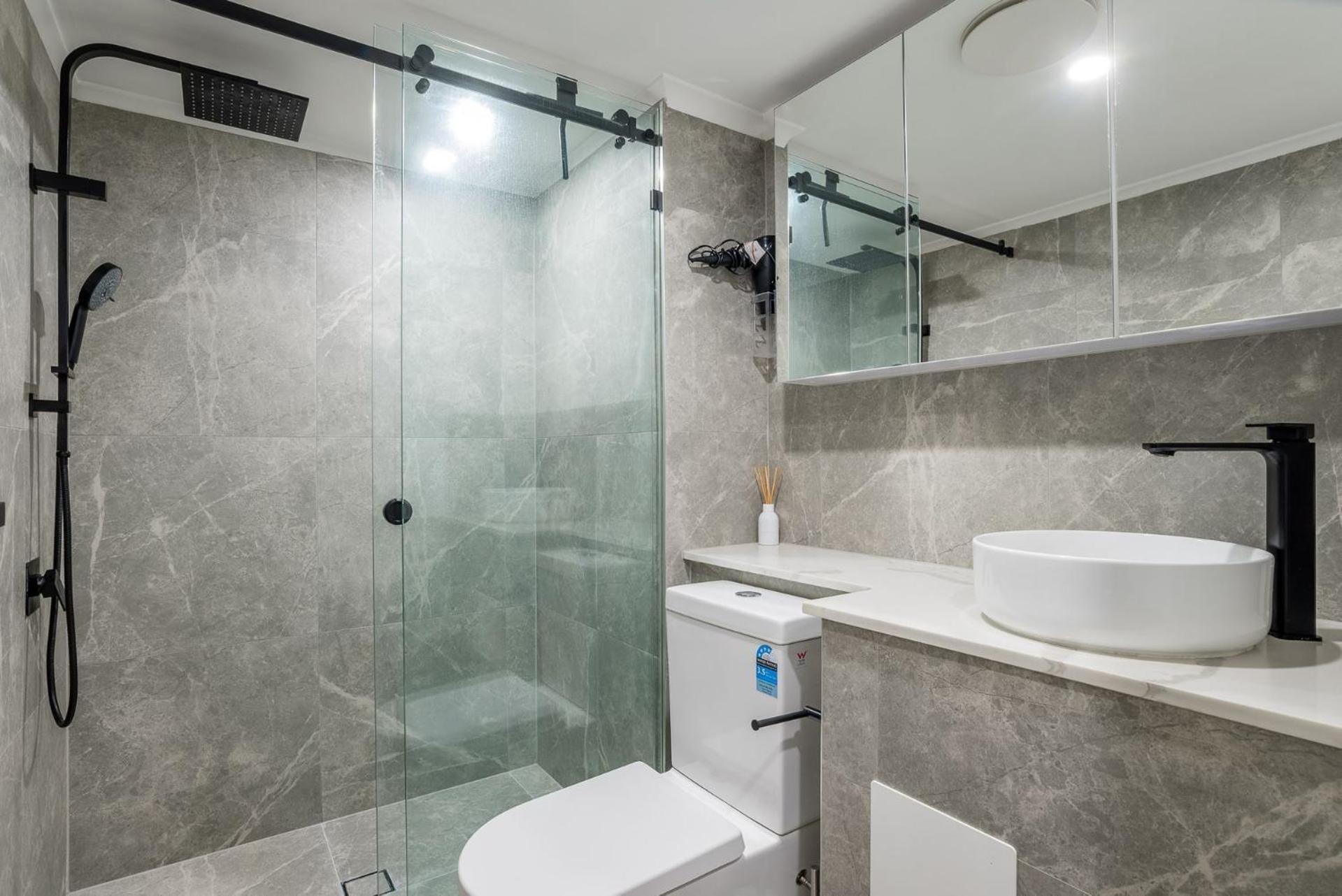 Apartment Skyline Escape - Pool, Gym & Sauna *