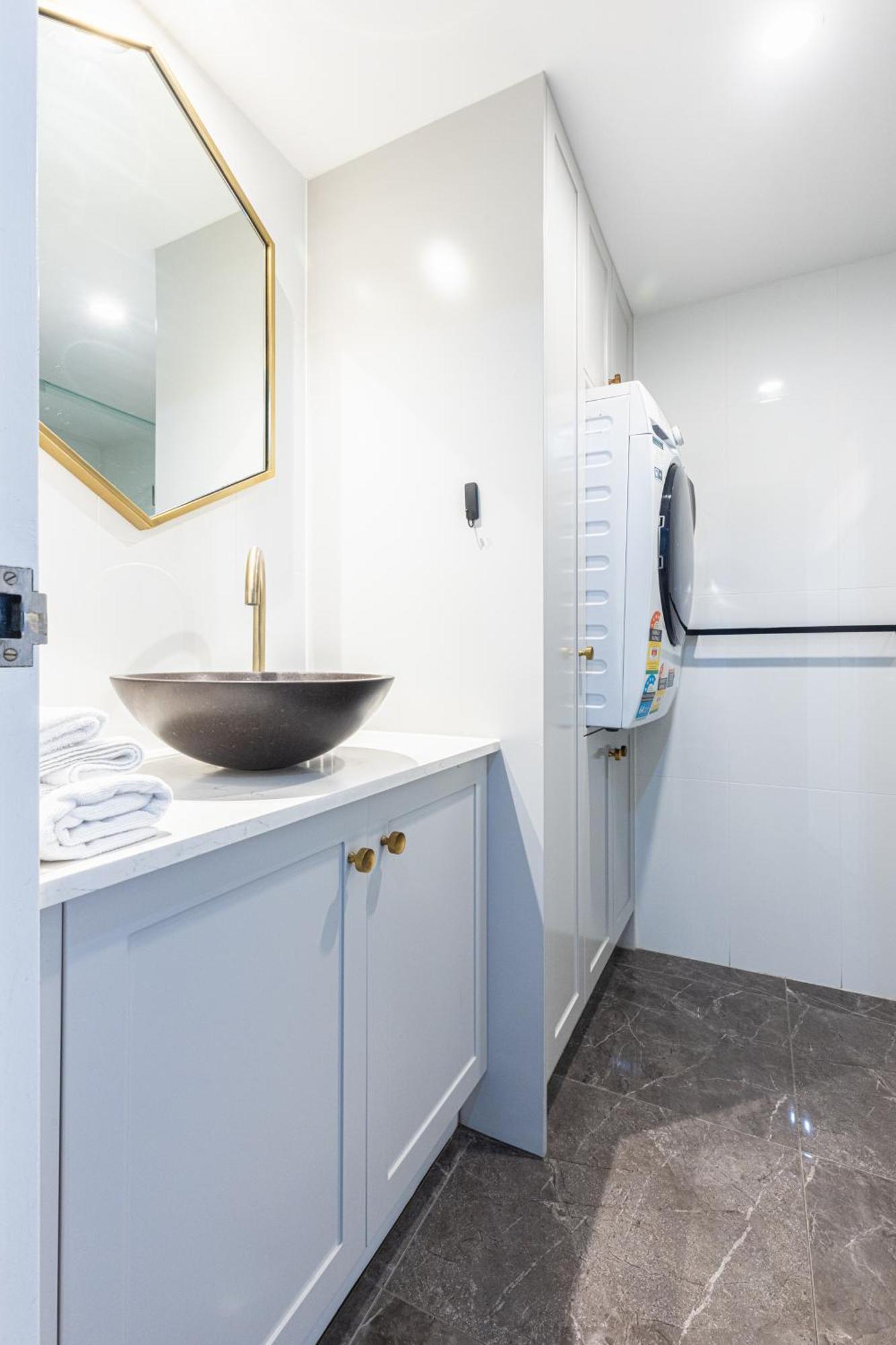 Stylish 2br Cityside With Pool, Gym And Parking Apartment *