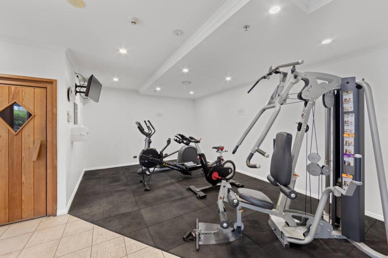 Contemporary 3br Getaway In Cbd Apartment