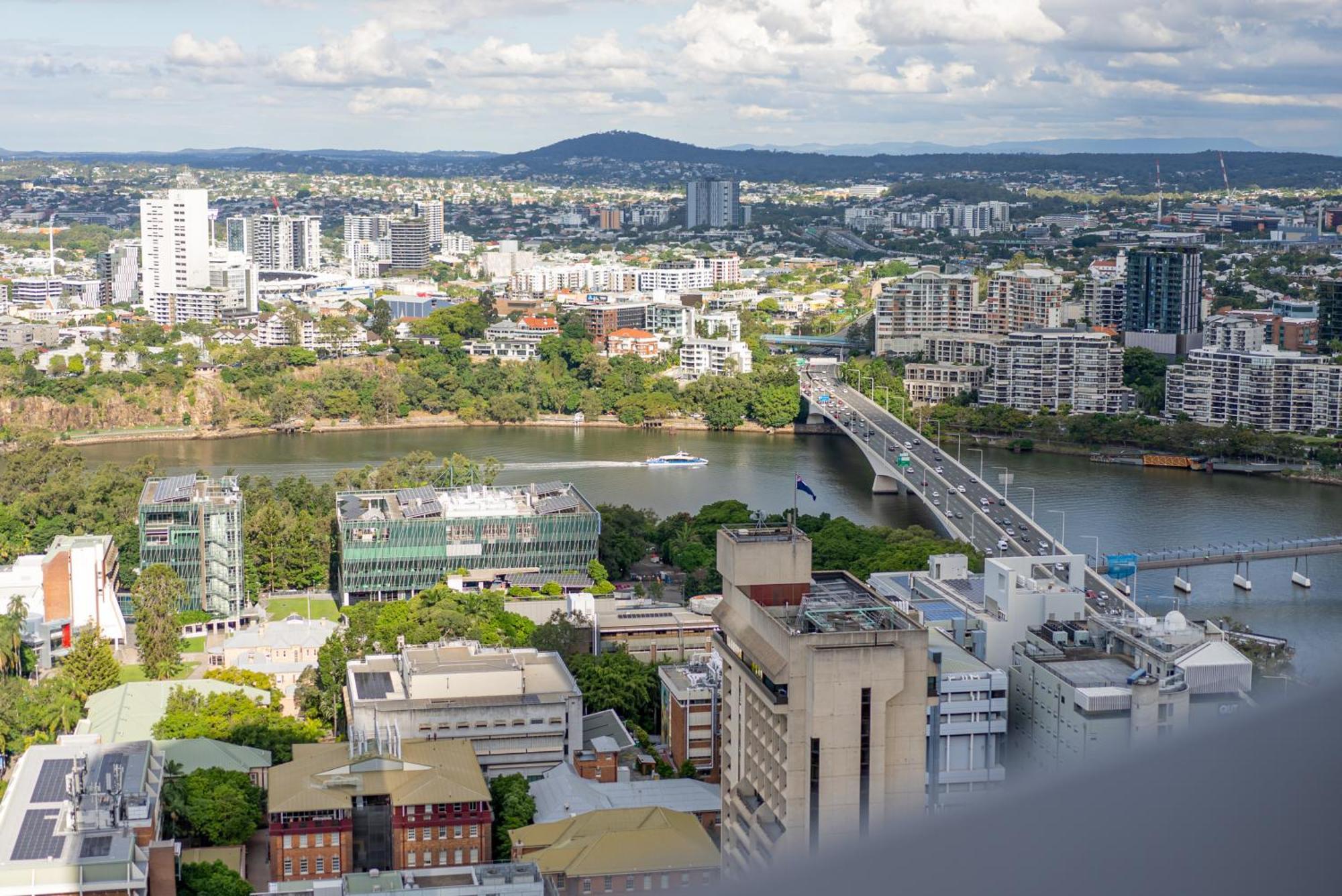 1bedroom Sip In Style In Queens Wharf - Level 33 With And River View Apartment