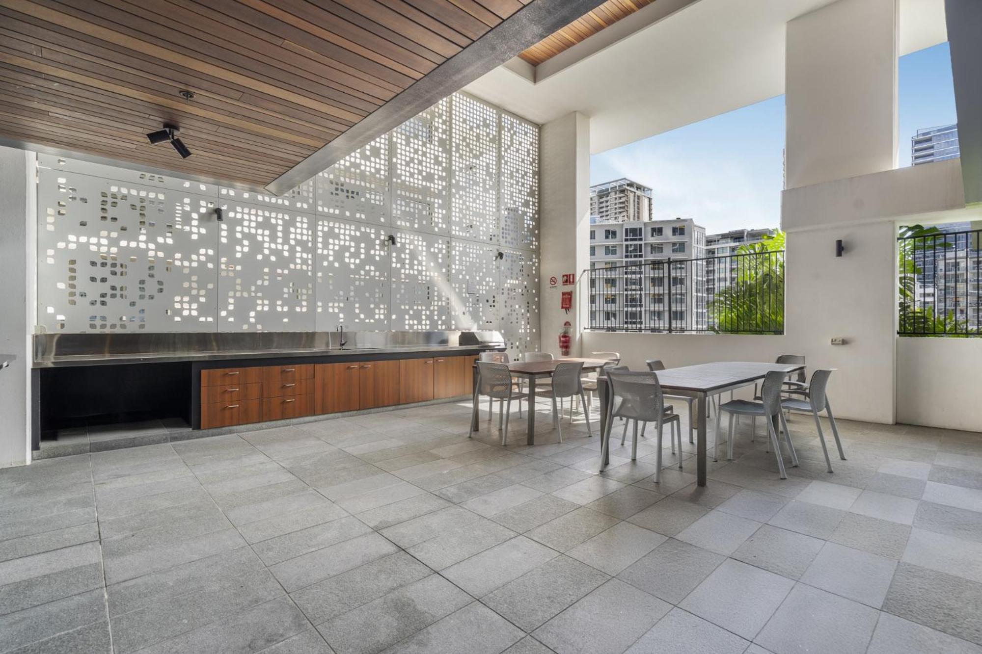 Stylish 2-bed In South Apartment