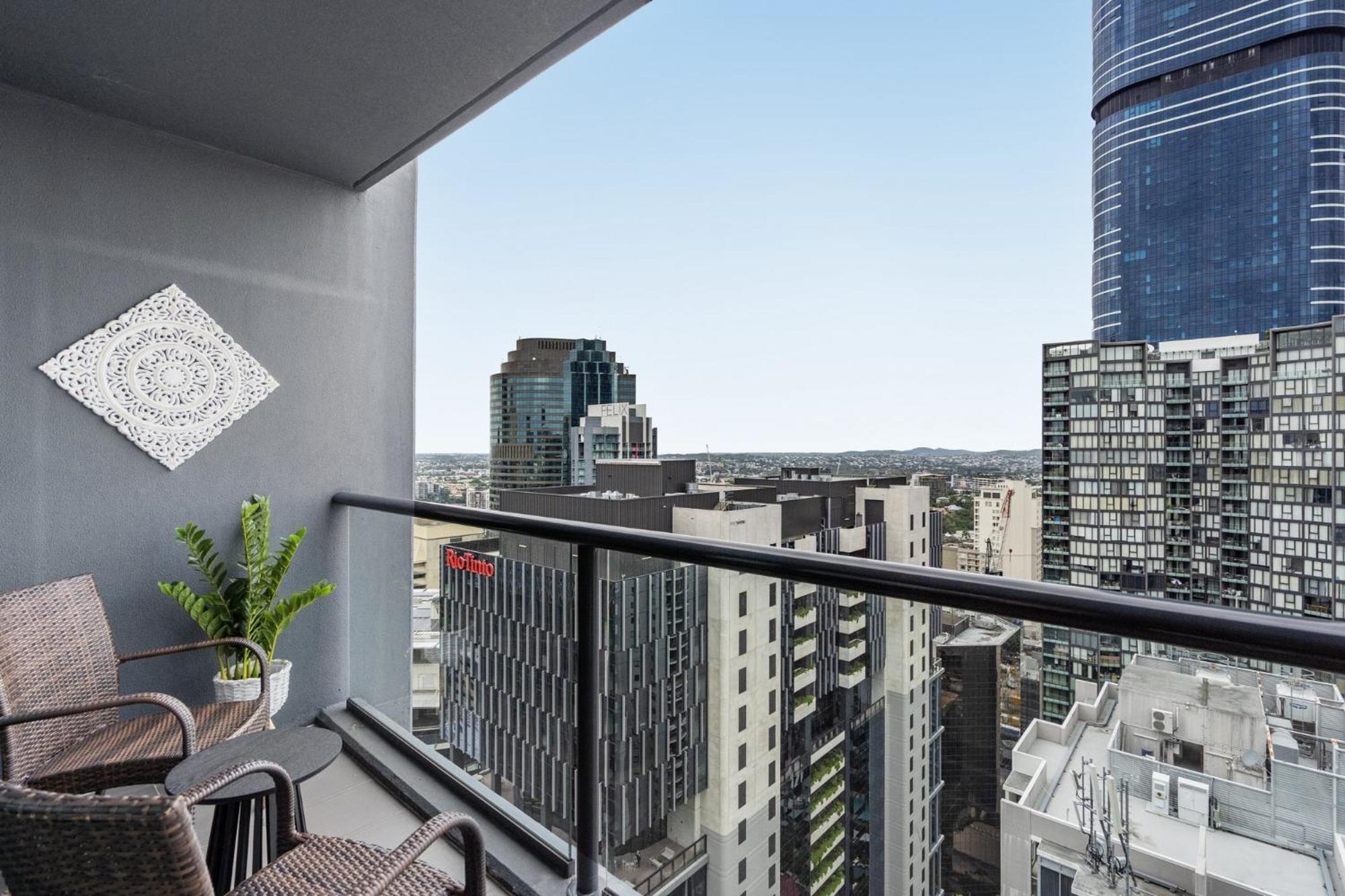 Bright 1-bed Retreat In Charlotte Towers * Brisbane